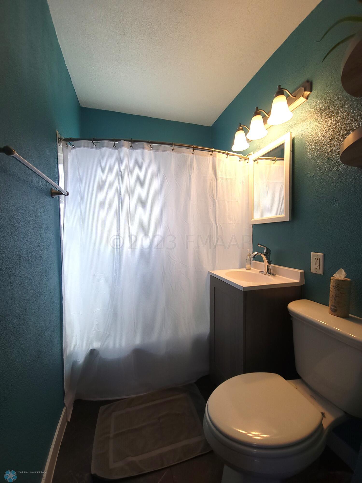 1810 11th Ave S Fargo, ND
