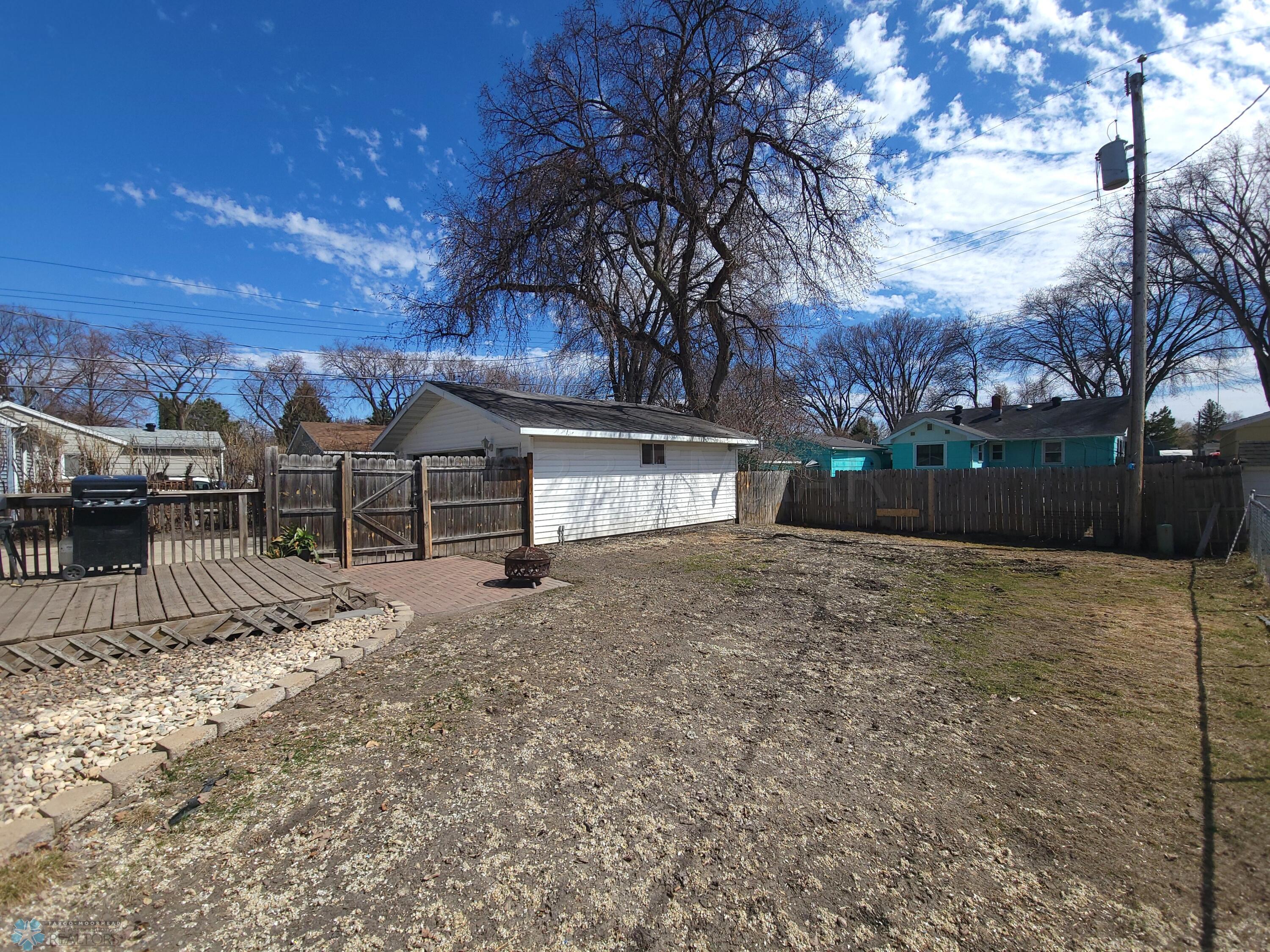 1810 11th Ave S Fargo, ND