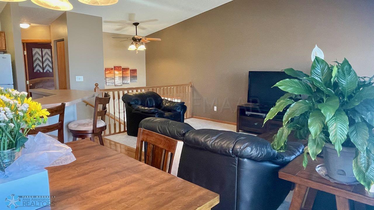(8) Dining-Living Room