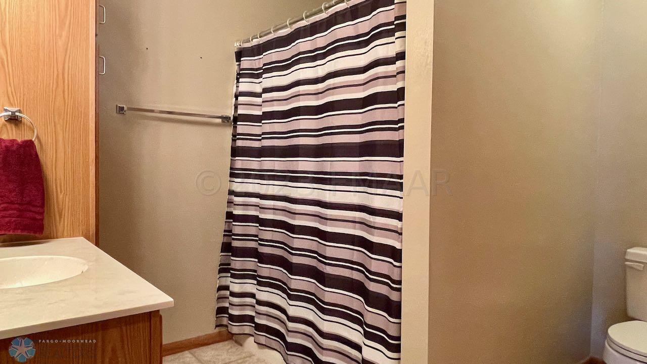 (17) Hollywood Bath