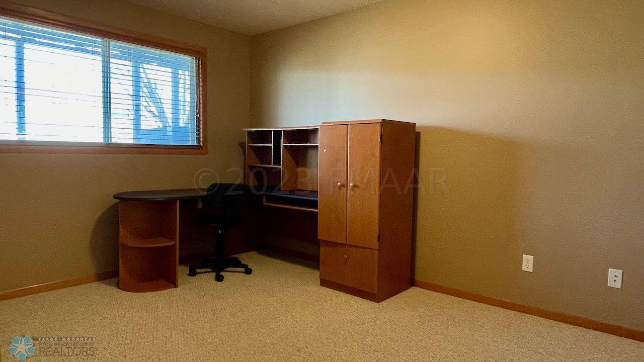(25) Bedroom 3