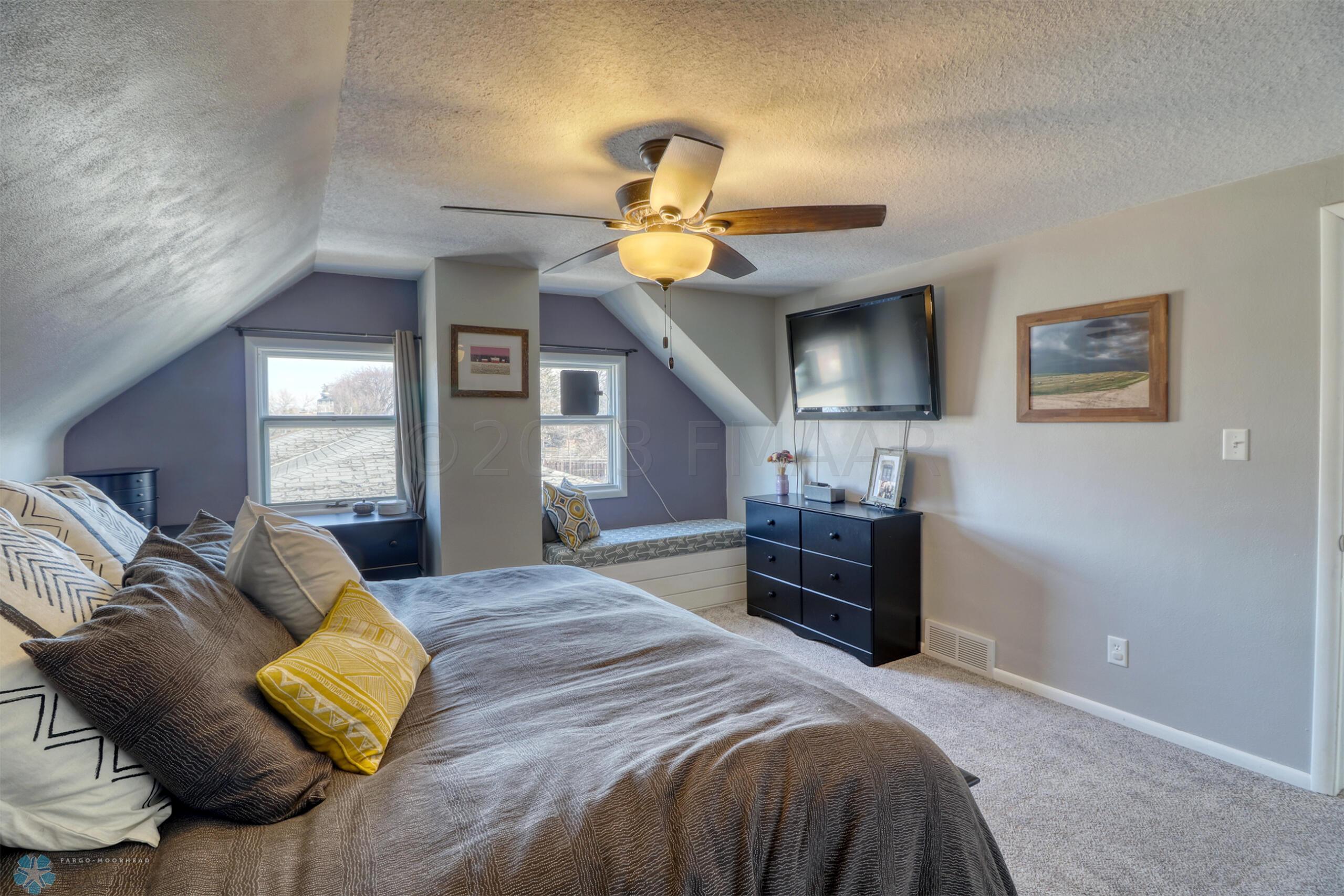 Upstairs Bedroom1_3