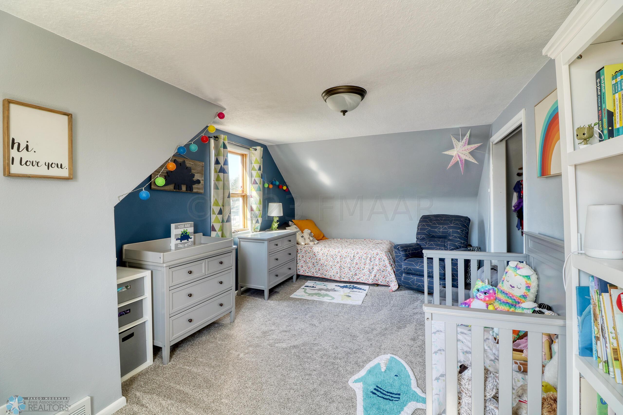 Upstairs Bedroom2_1
