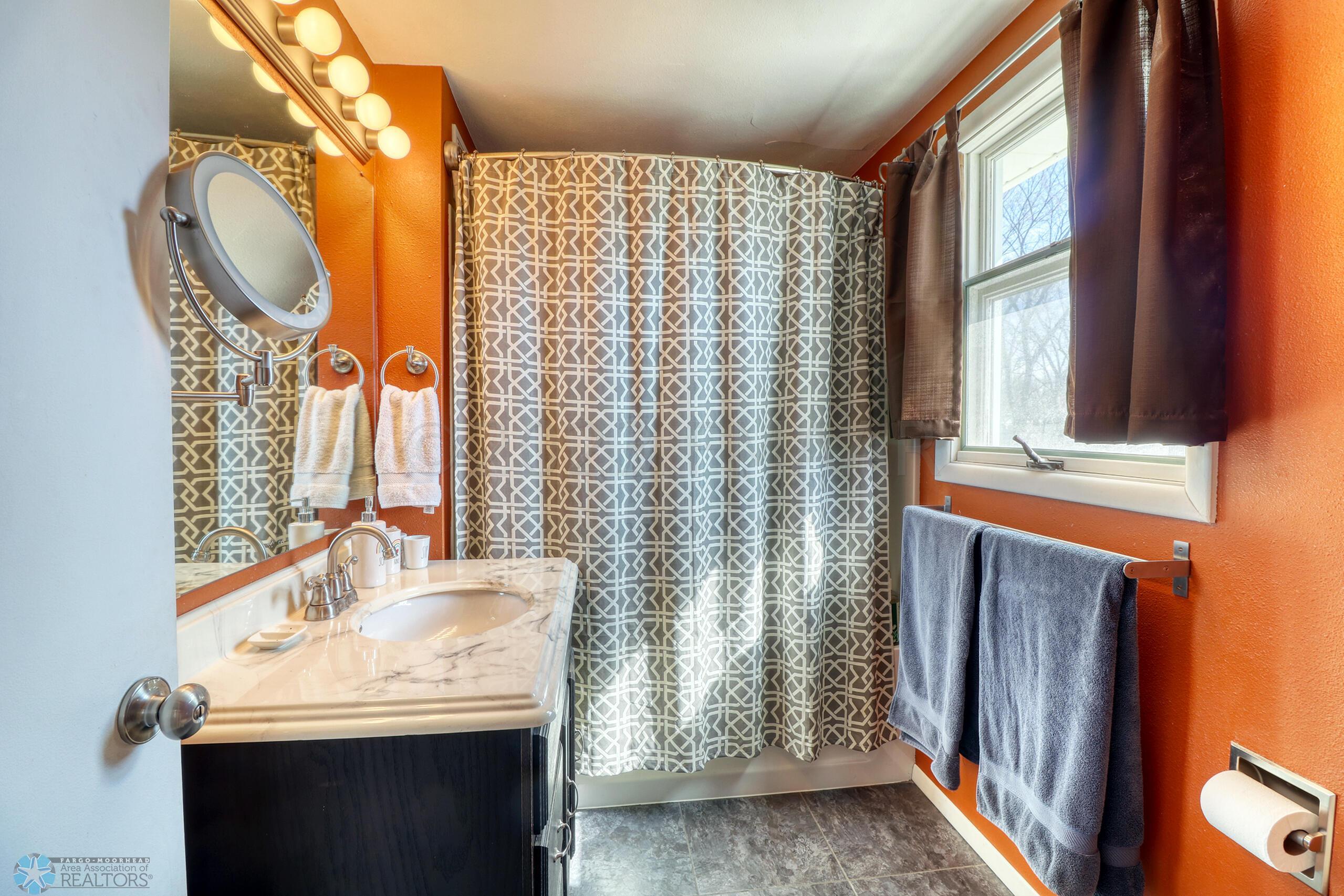 Upstairs Bathroom1_1
