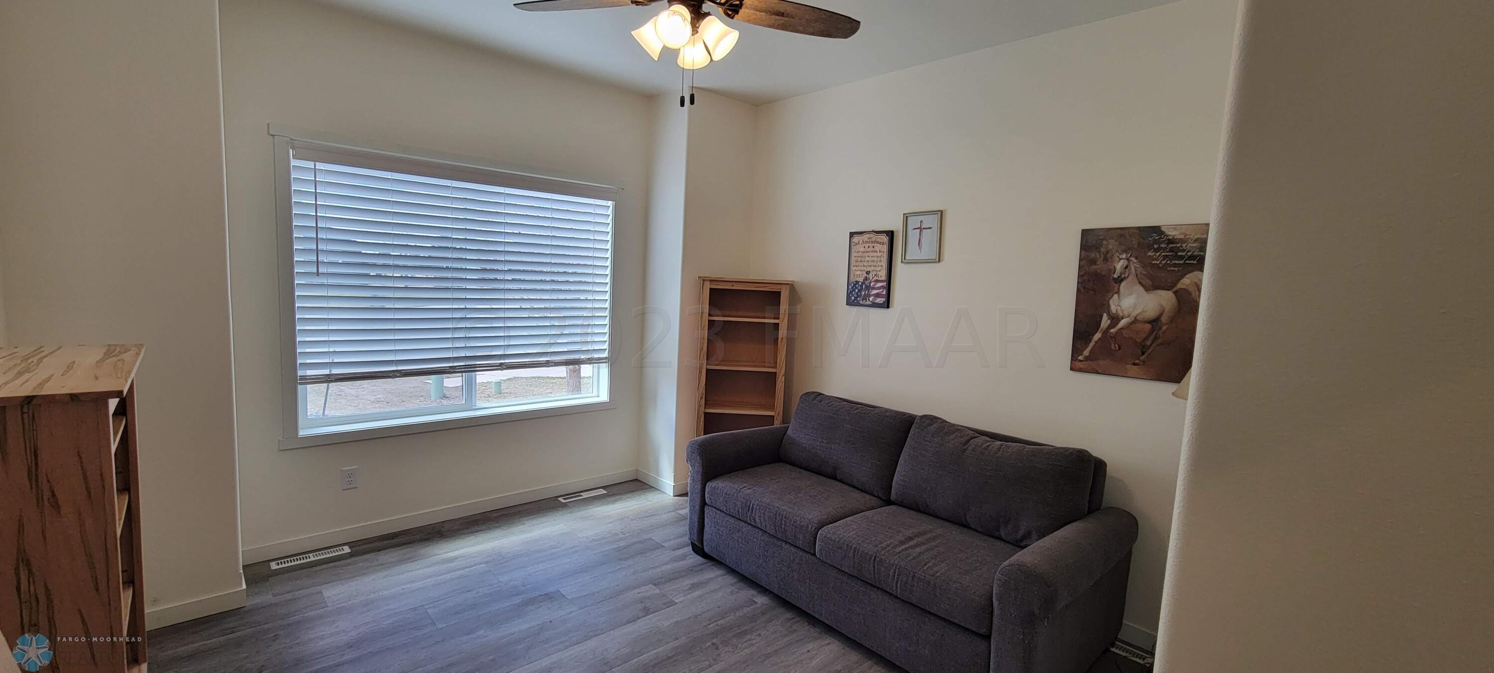 Front Bed/Office
