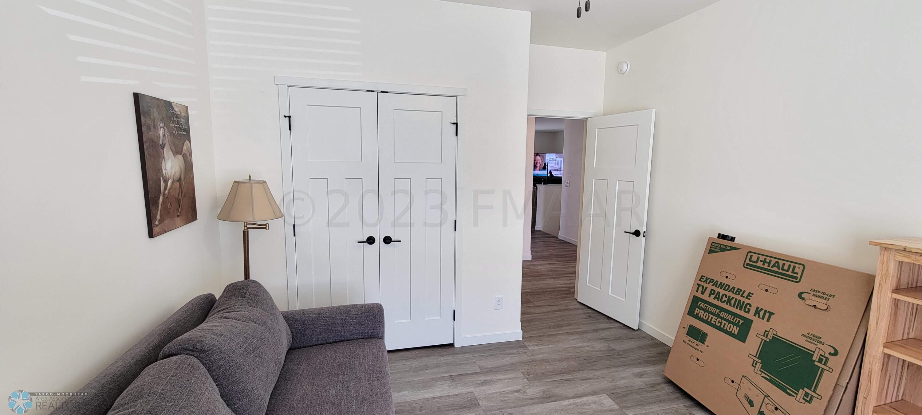 Front Bed/Office