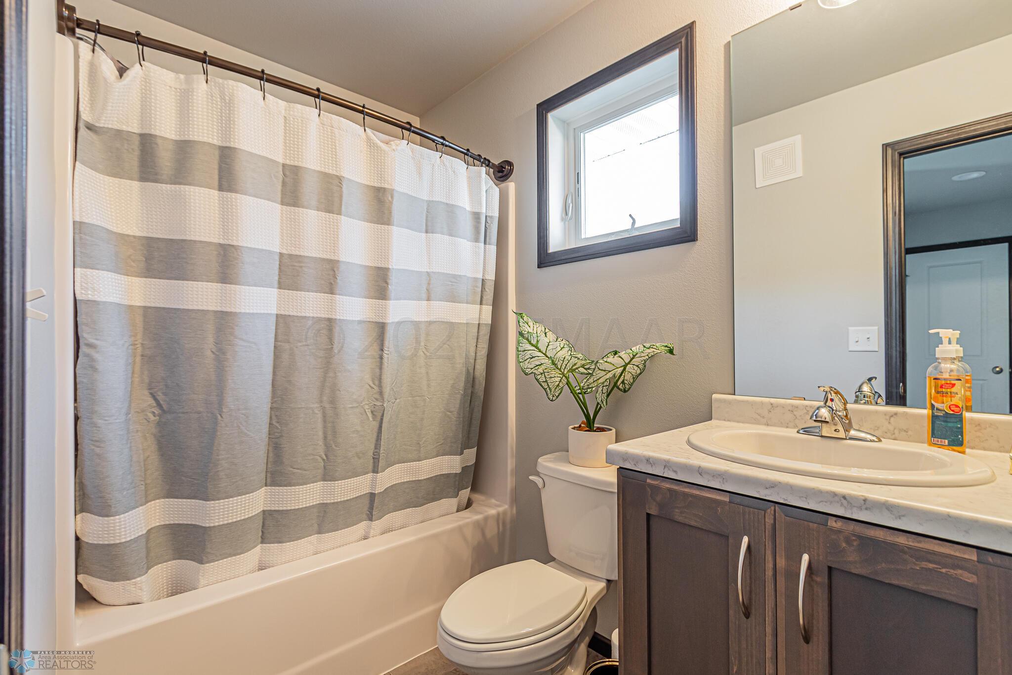5235 11 Street West, West Fargo, ND 5807