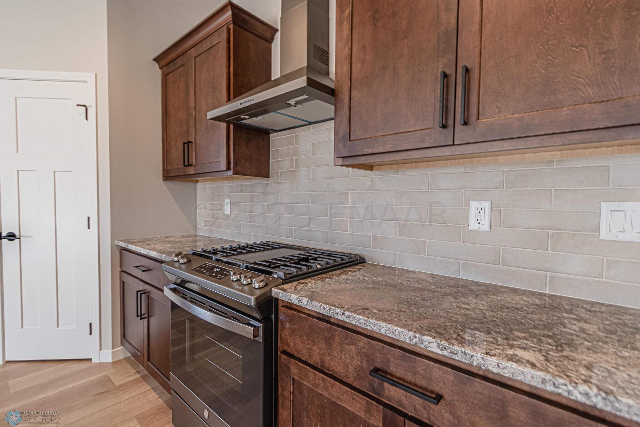 2561 69th Ave S, Fargo, ND 58104-32