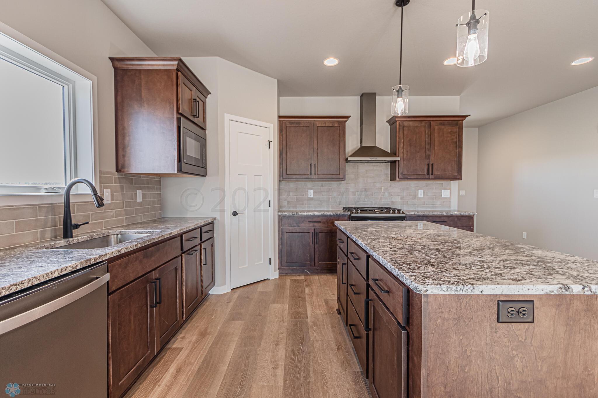 2561 69th Ave S, Fargo, ND 58104-28