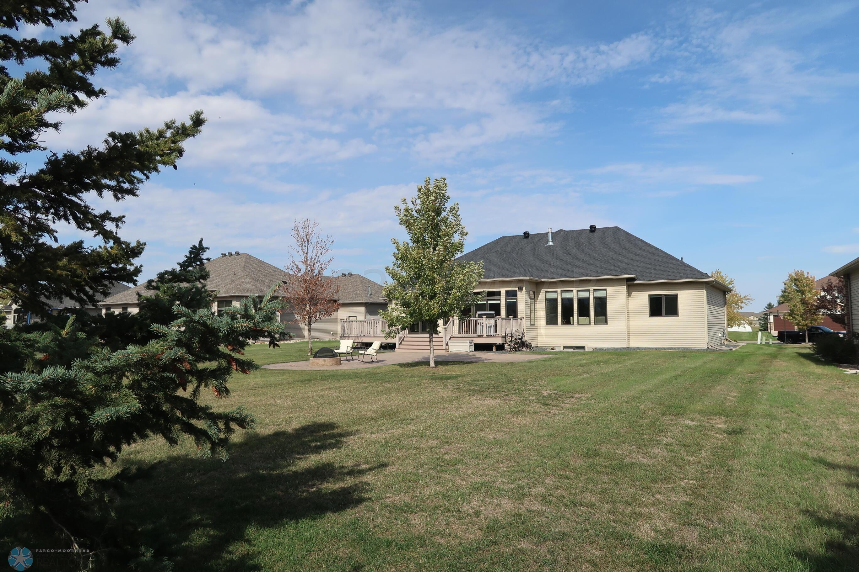 Listing Photos (75)