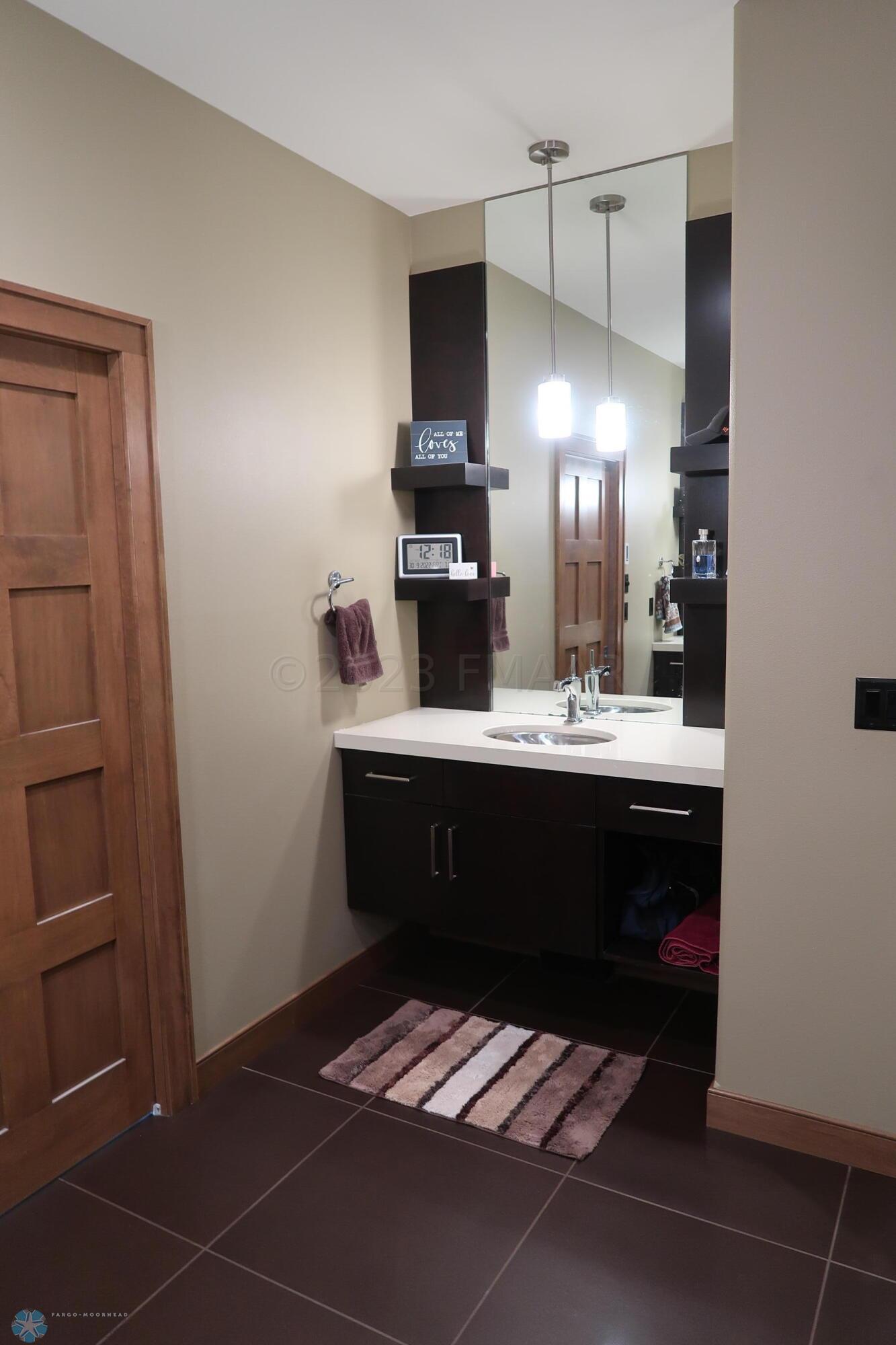 Listing Photos (50)