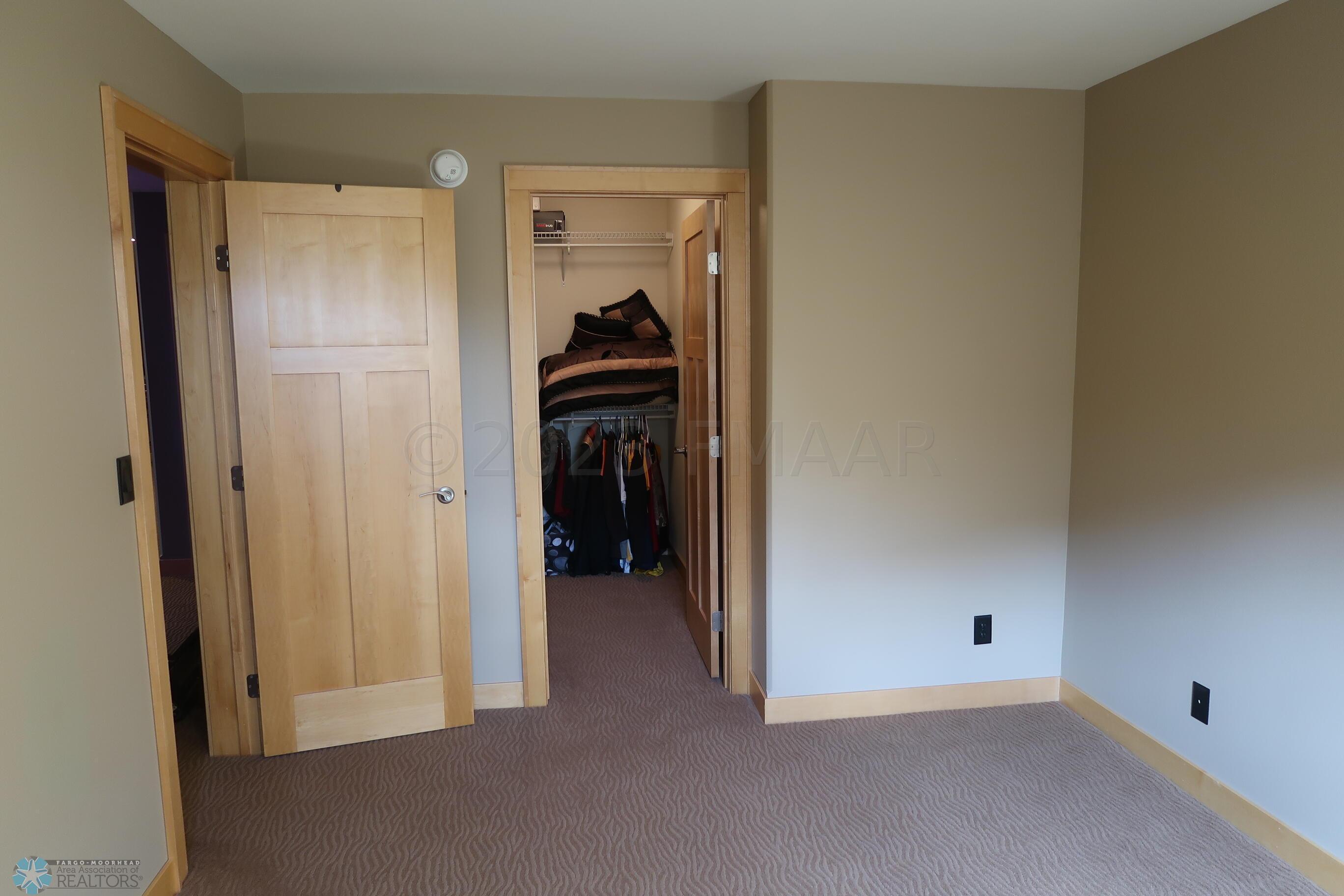 Listing Photos (13)