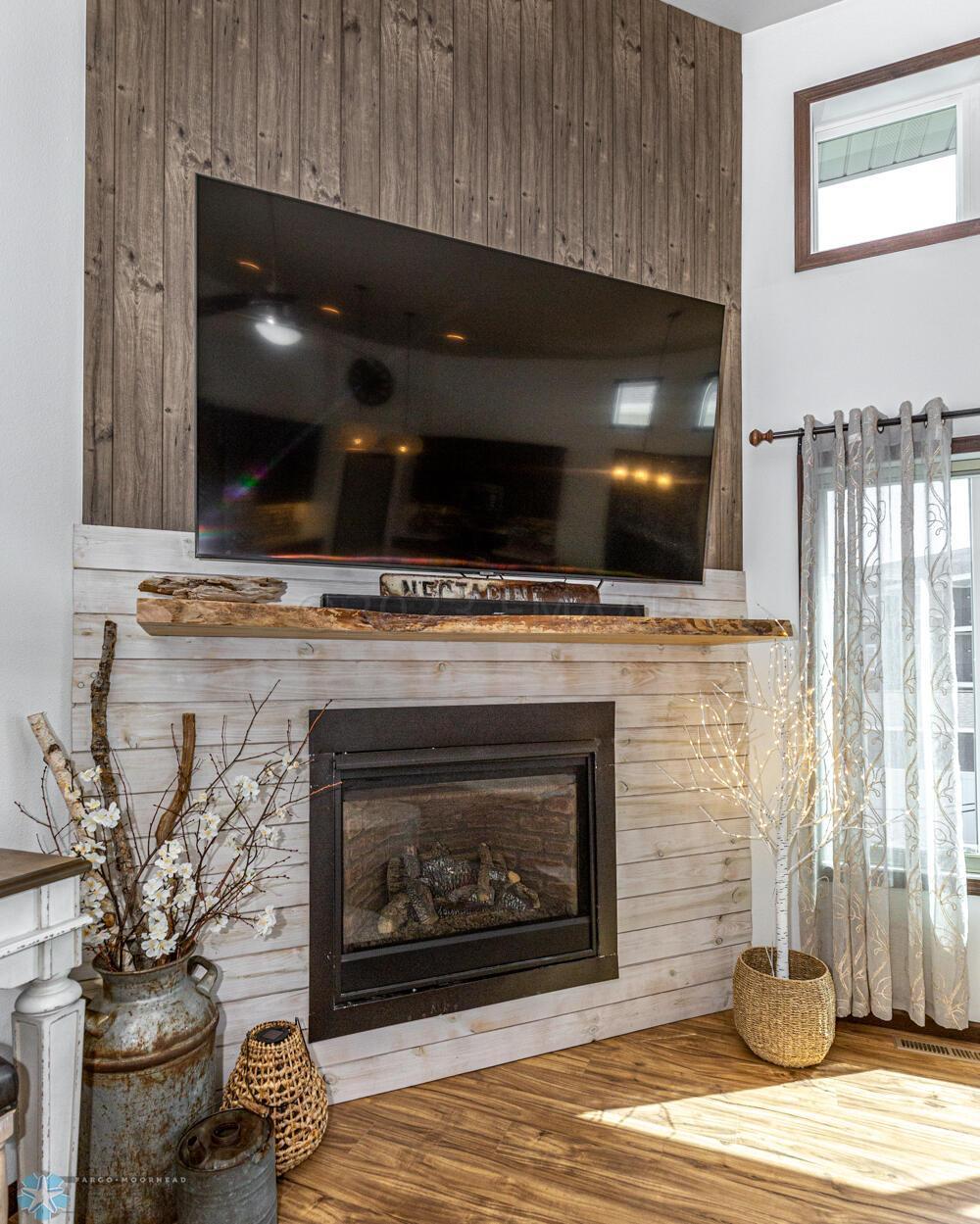 Living Room- Gas F/P