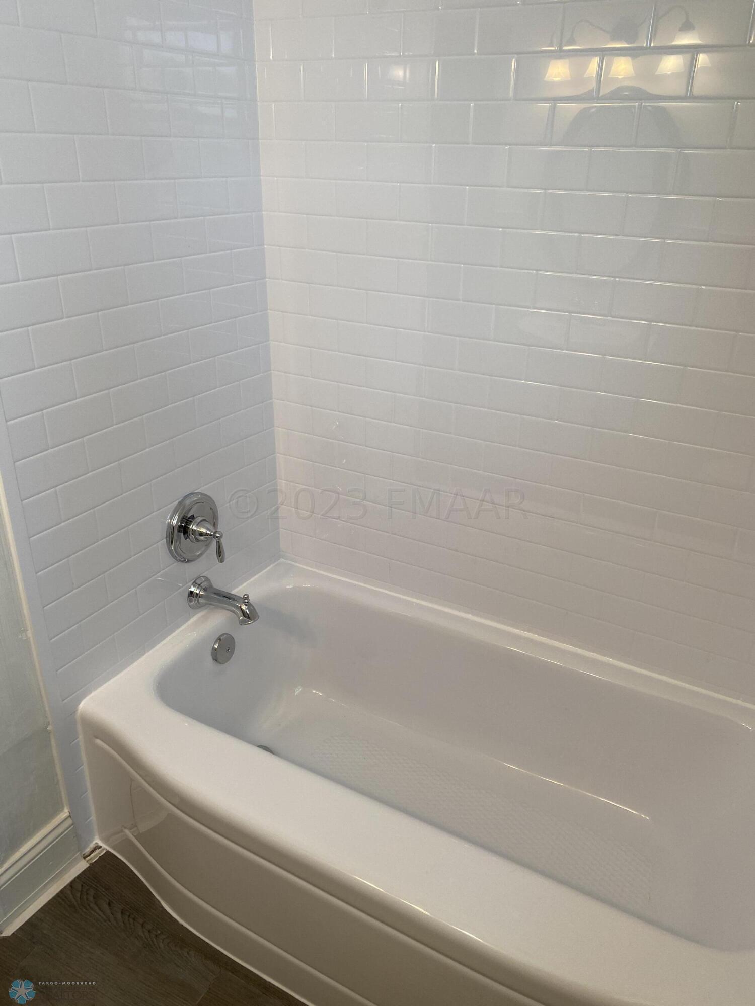 Tub & Surround