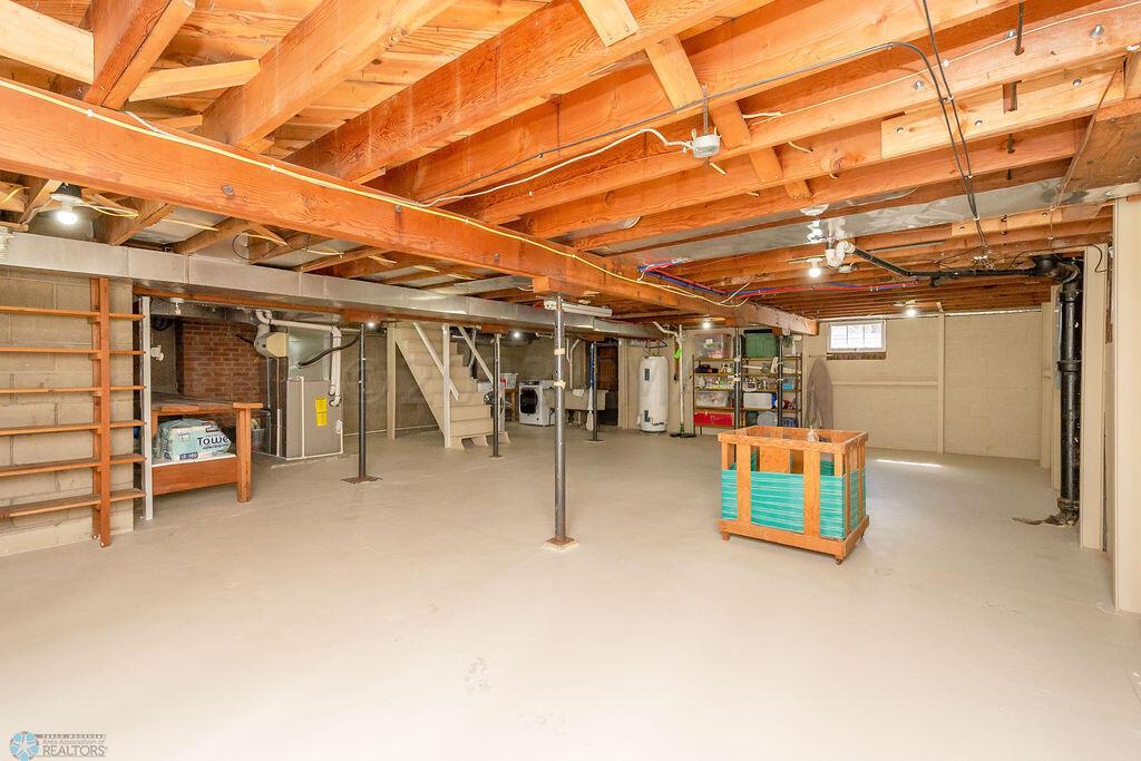 1138 Oak St N, Fargo
