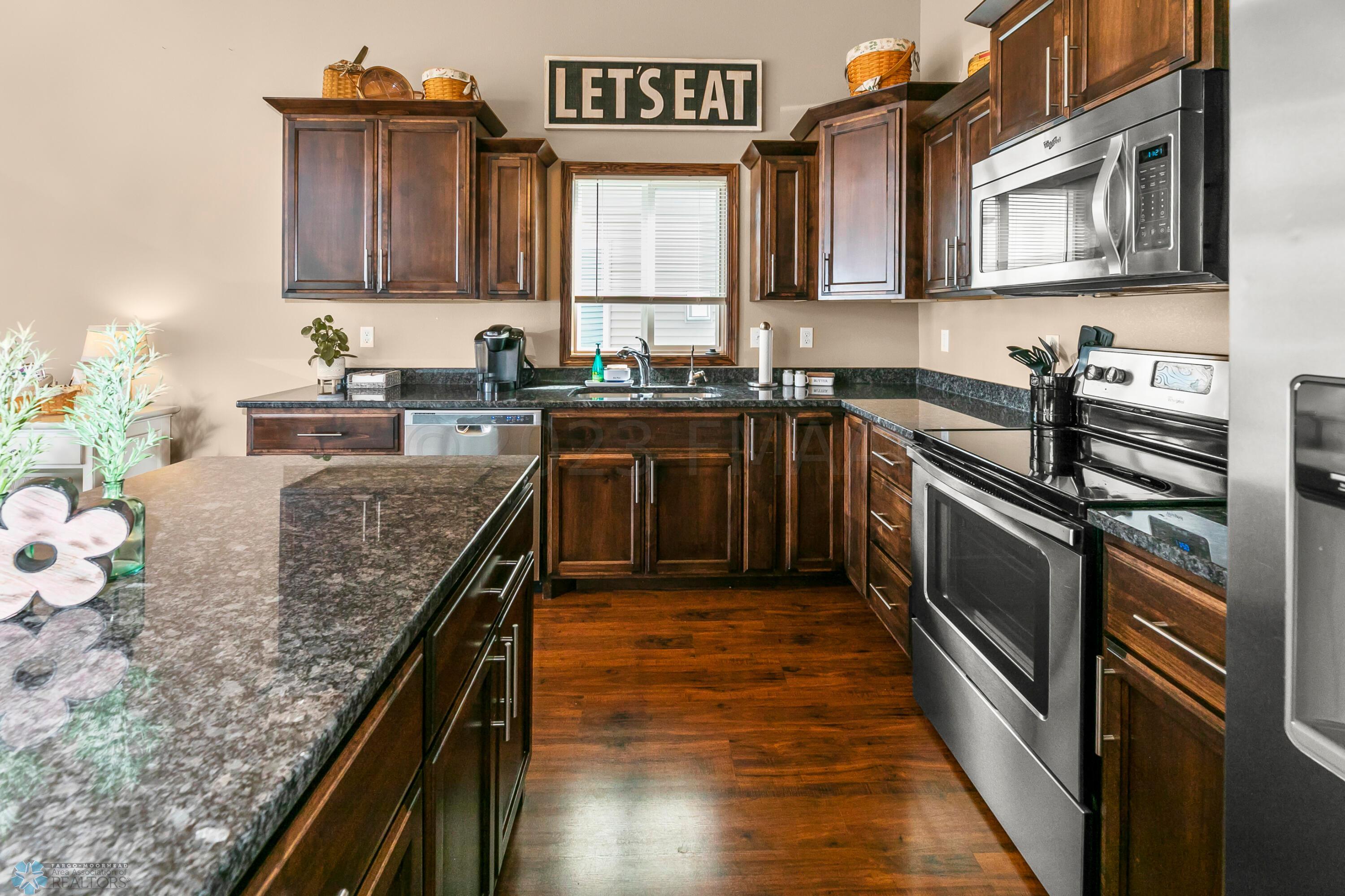 Gorgeous kitchen view 3