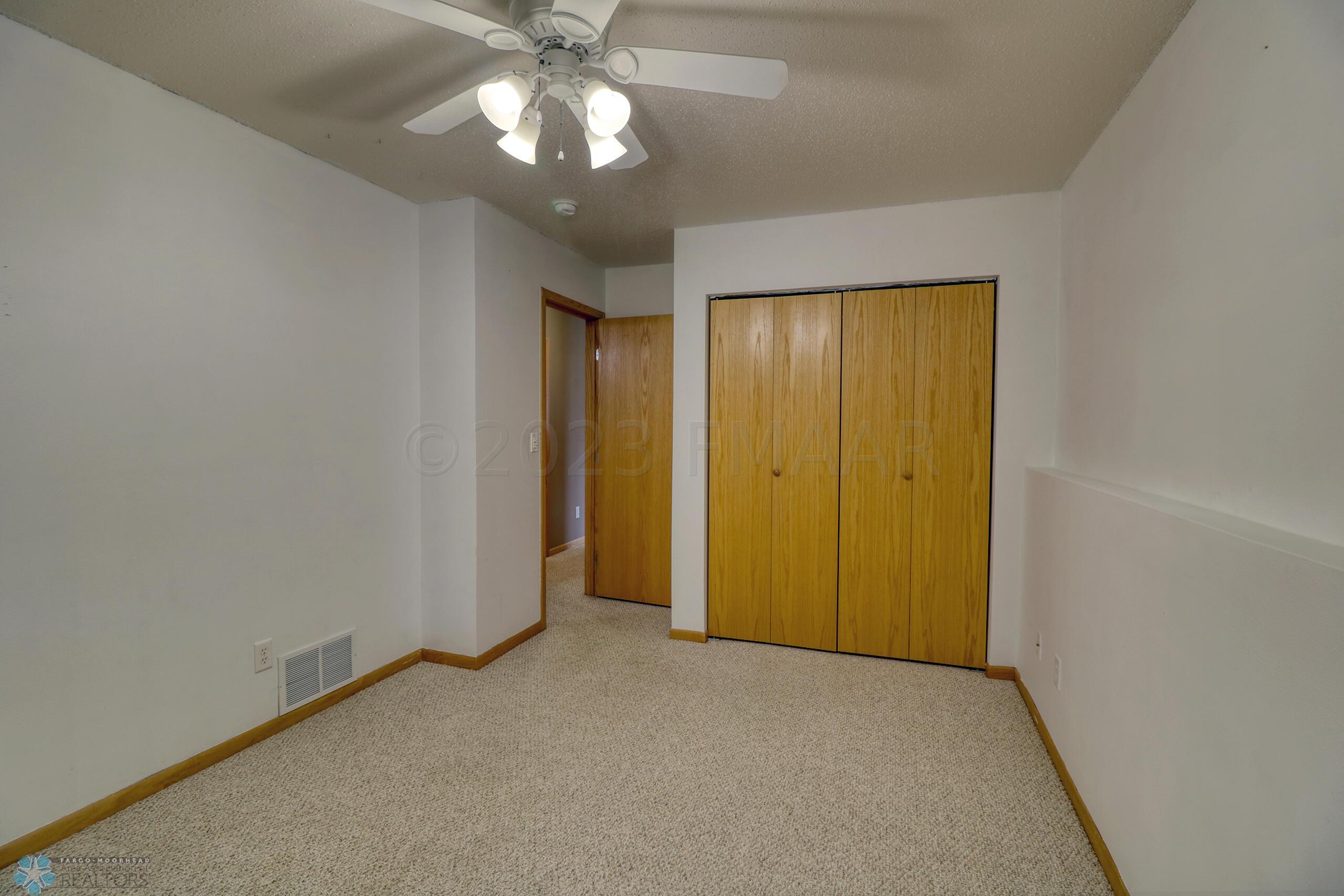 Basement Bedroom2_2