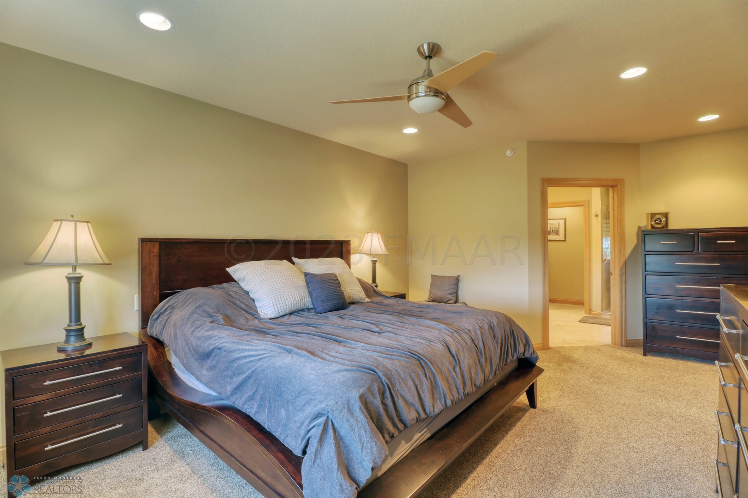 Master Bedroom1_3