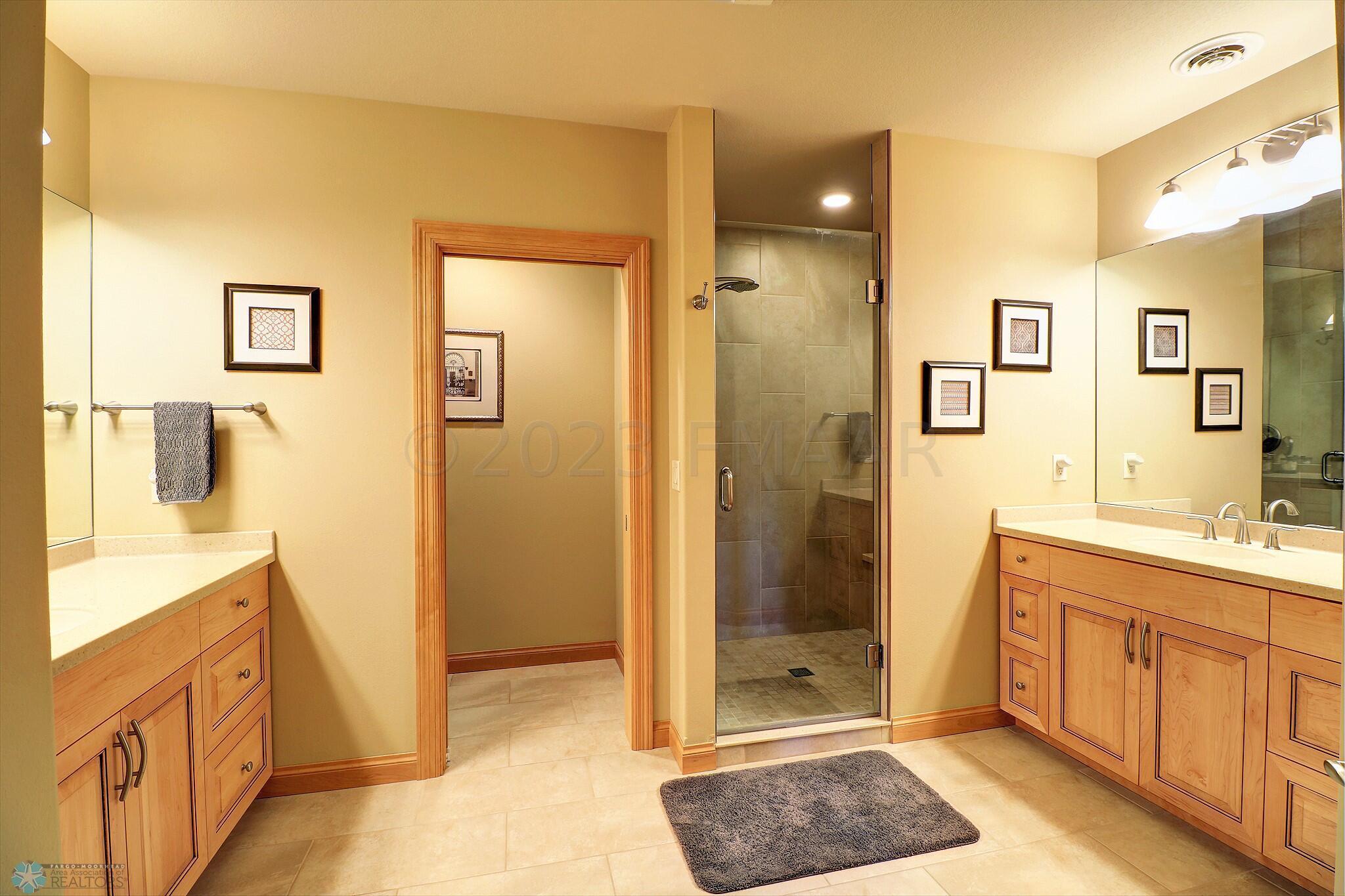 Master Bathroom1_1