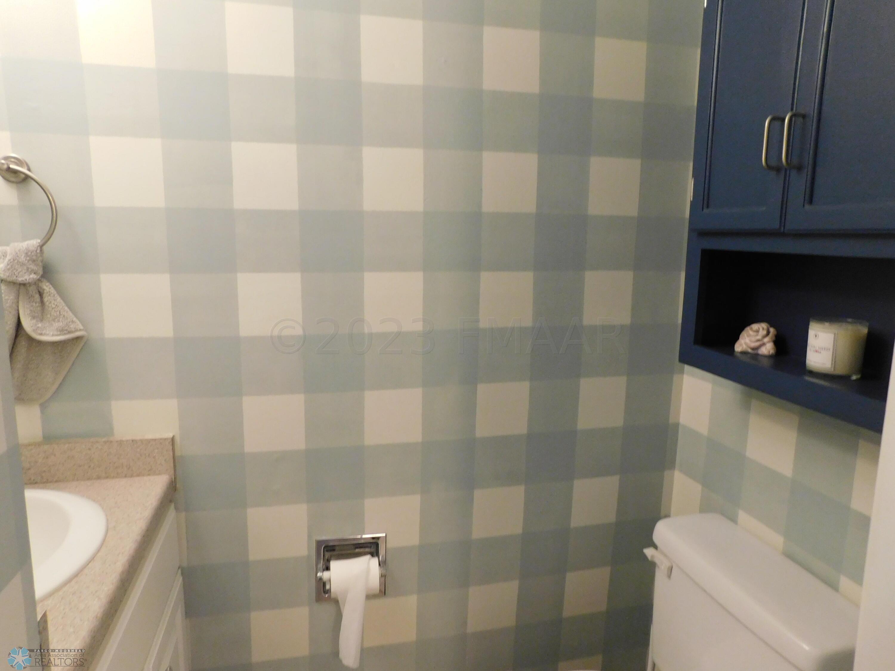 1/2 bath