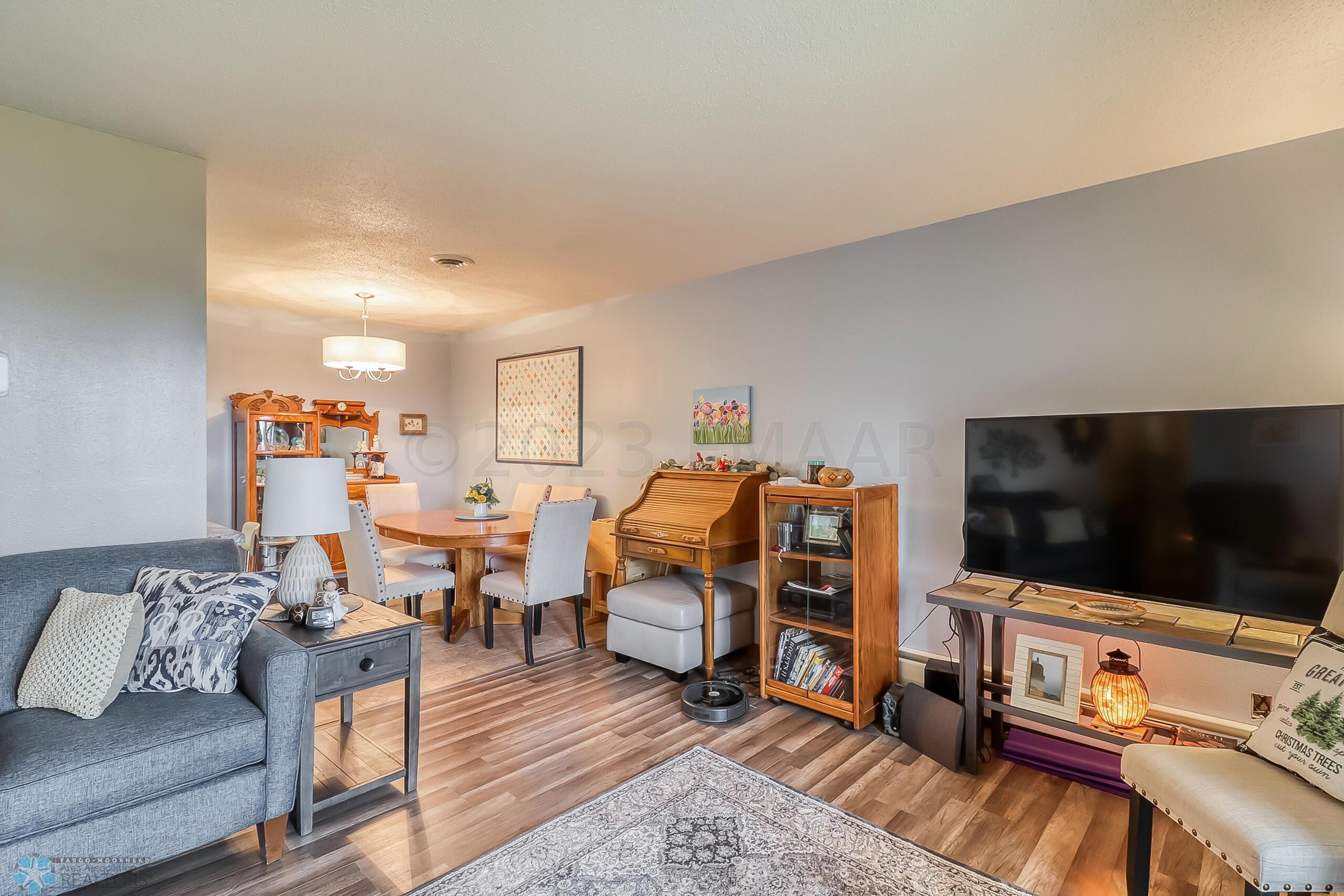 Unit Living 1_3