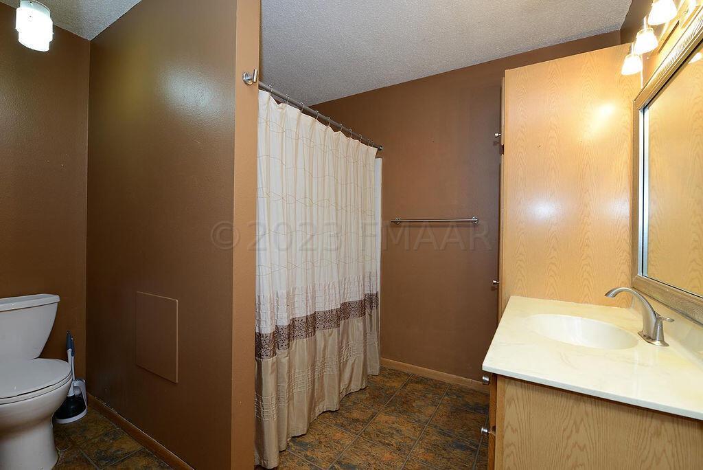 Full Main Bath