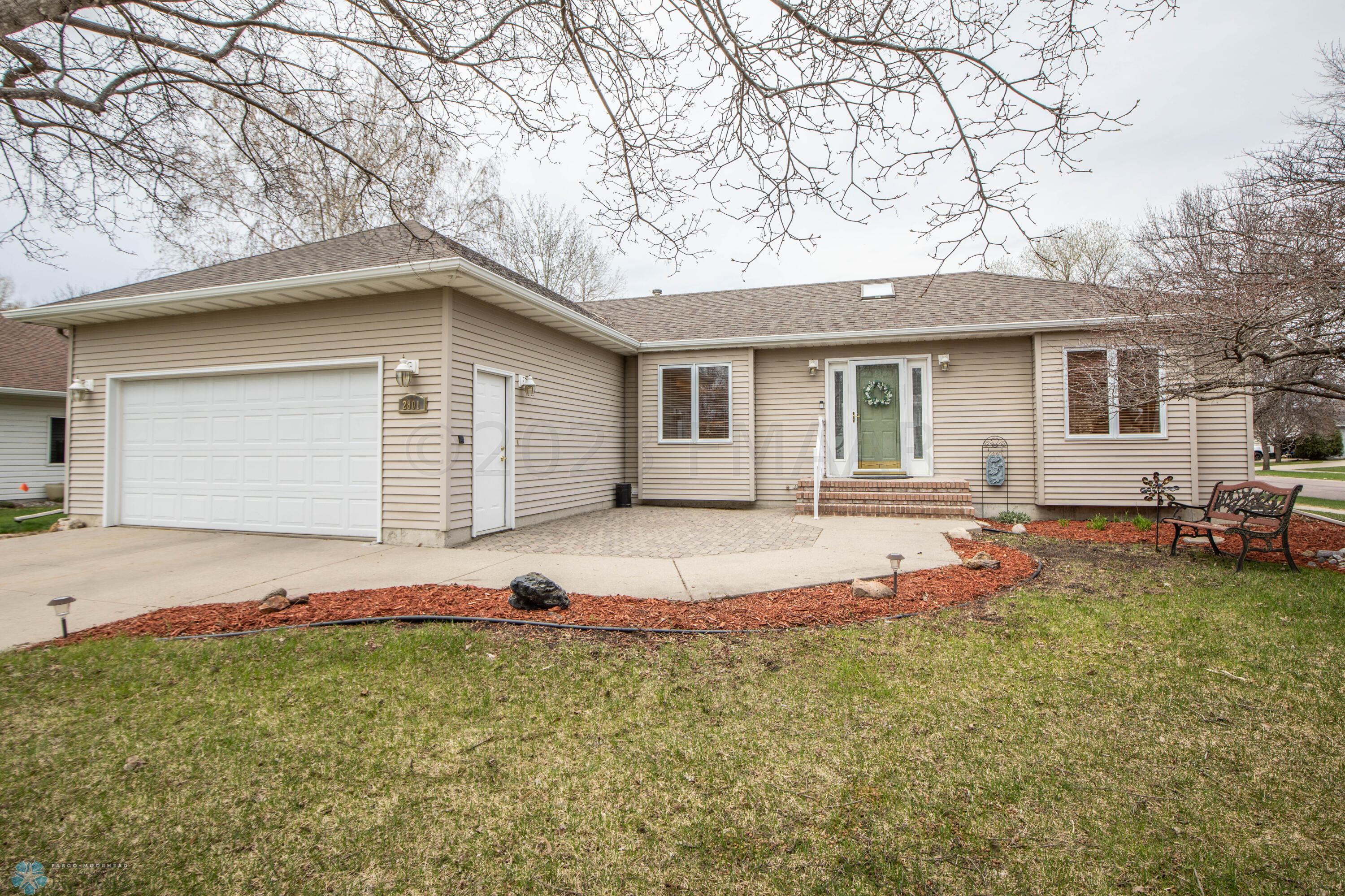 2801 37 1/2 Avenue S, Fargo