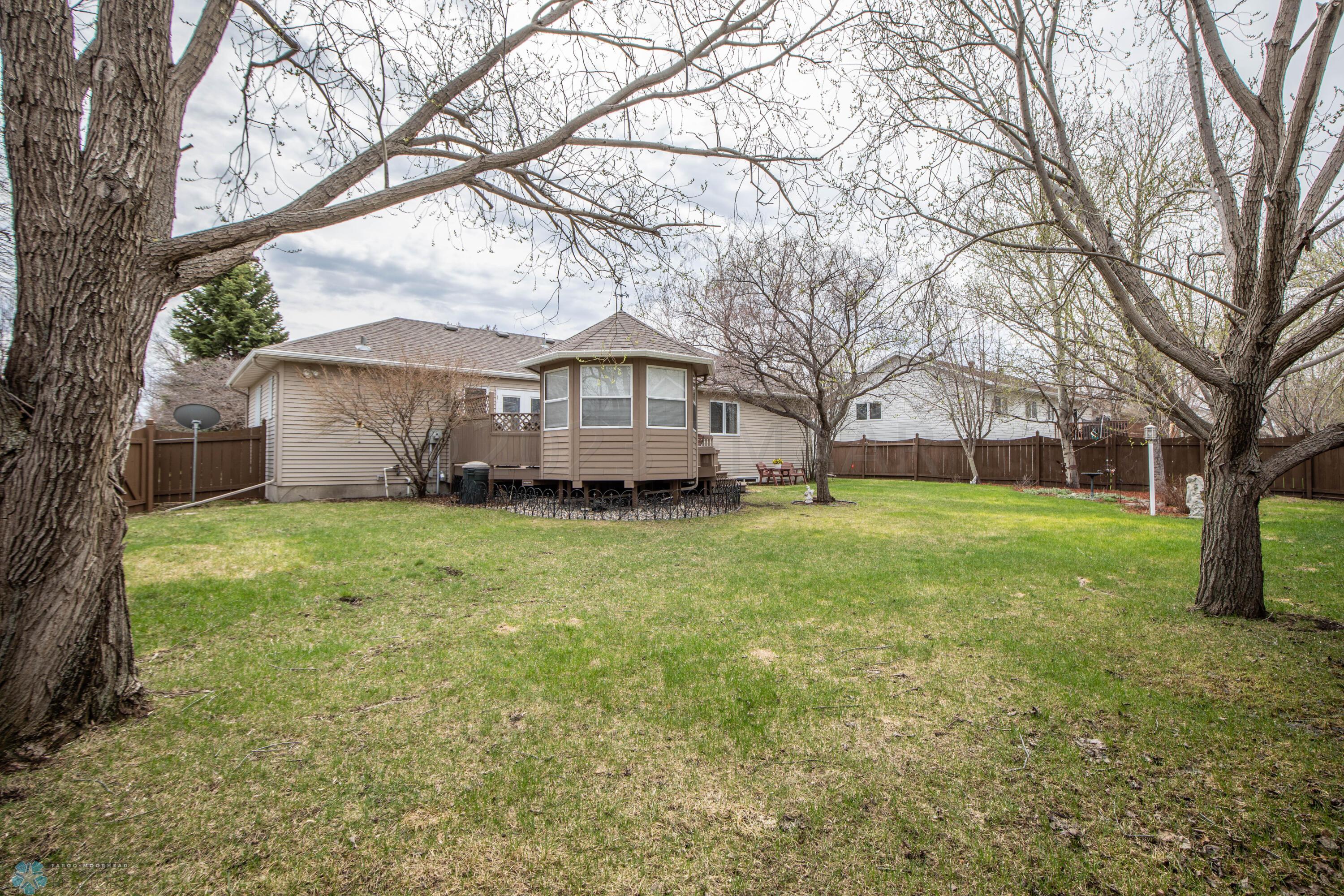 2801 37 1/2 Avenue S, Fargo