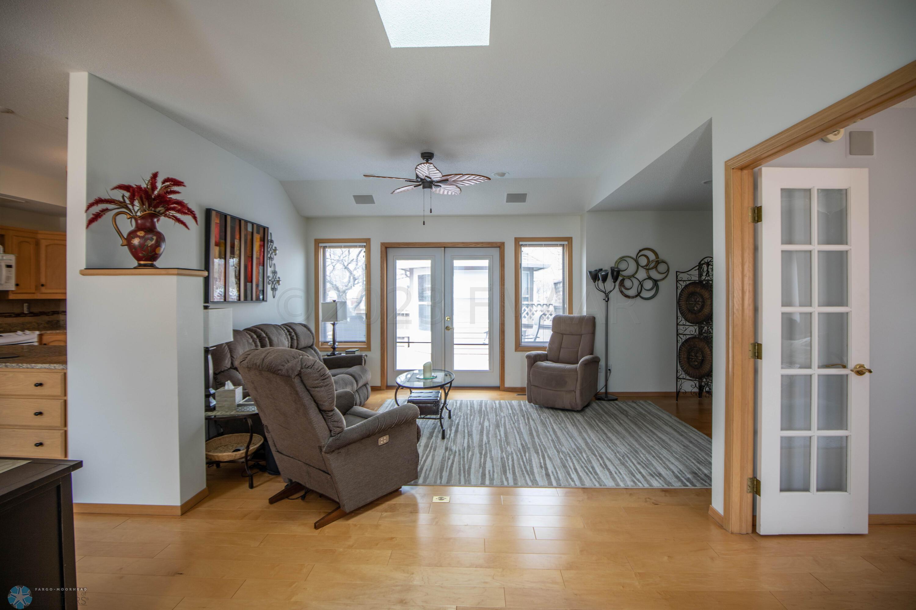 2801 37 1/2 Avenue S, Fargo