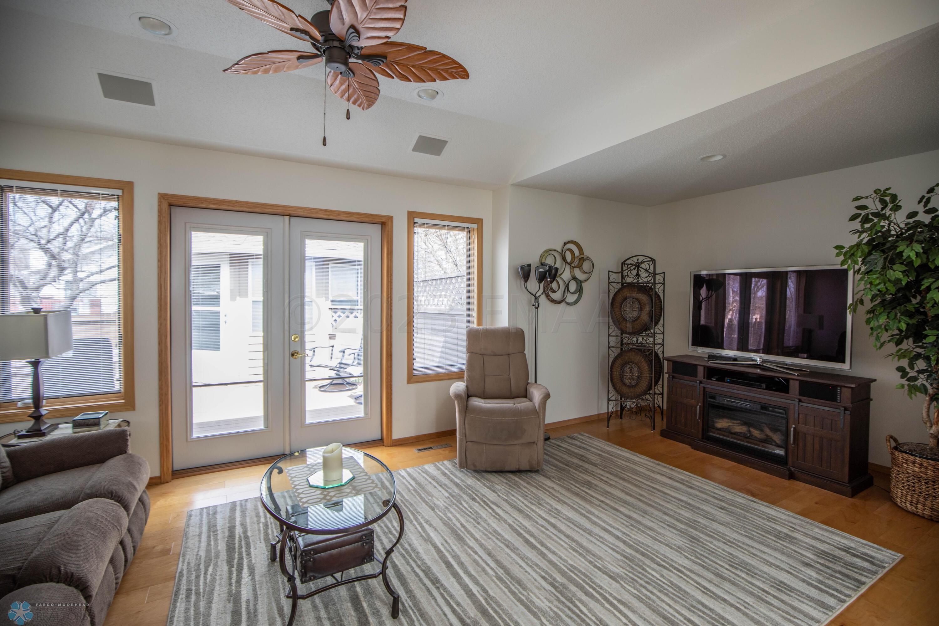 2801 37 1/2 Avenue S, Fargo