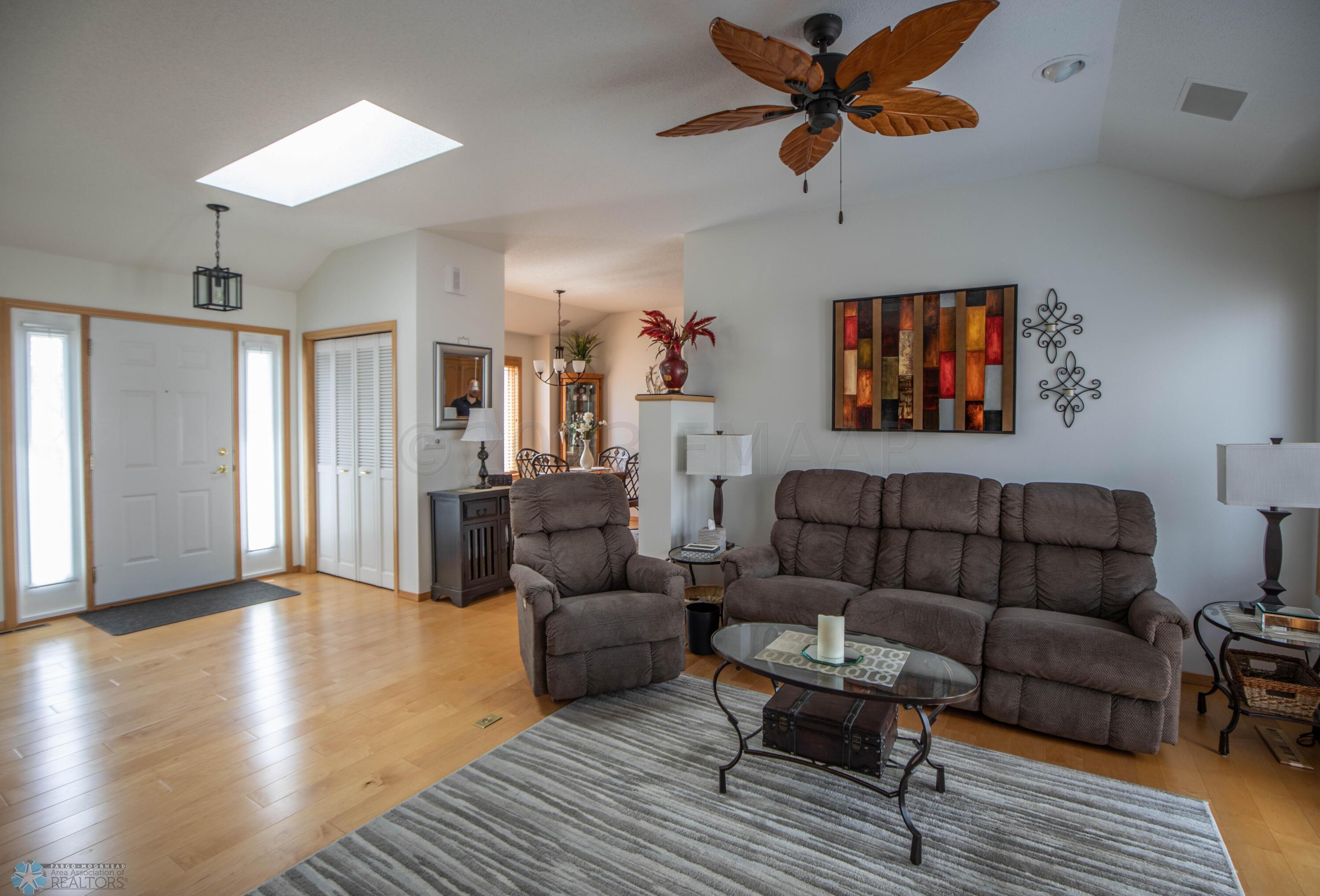 2801 37 1/2 Avenue S, Fargo