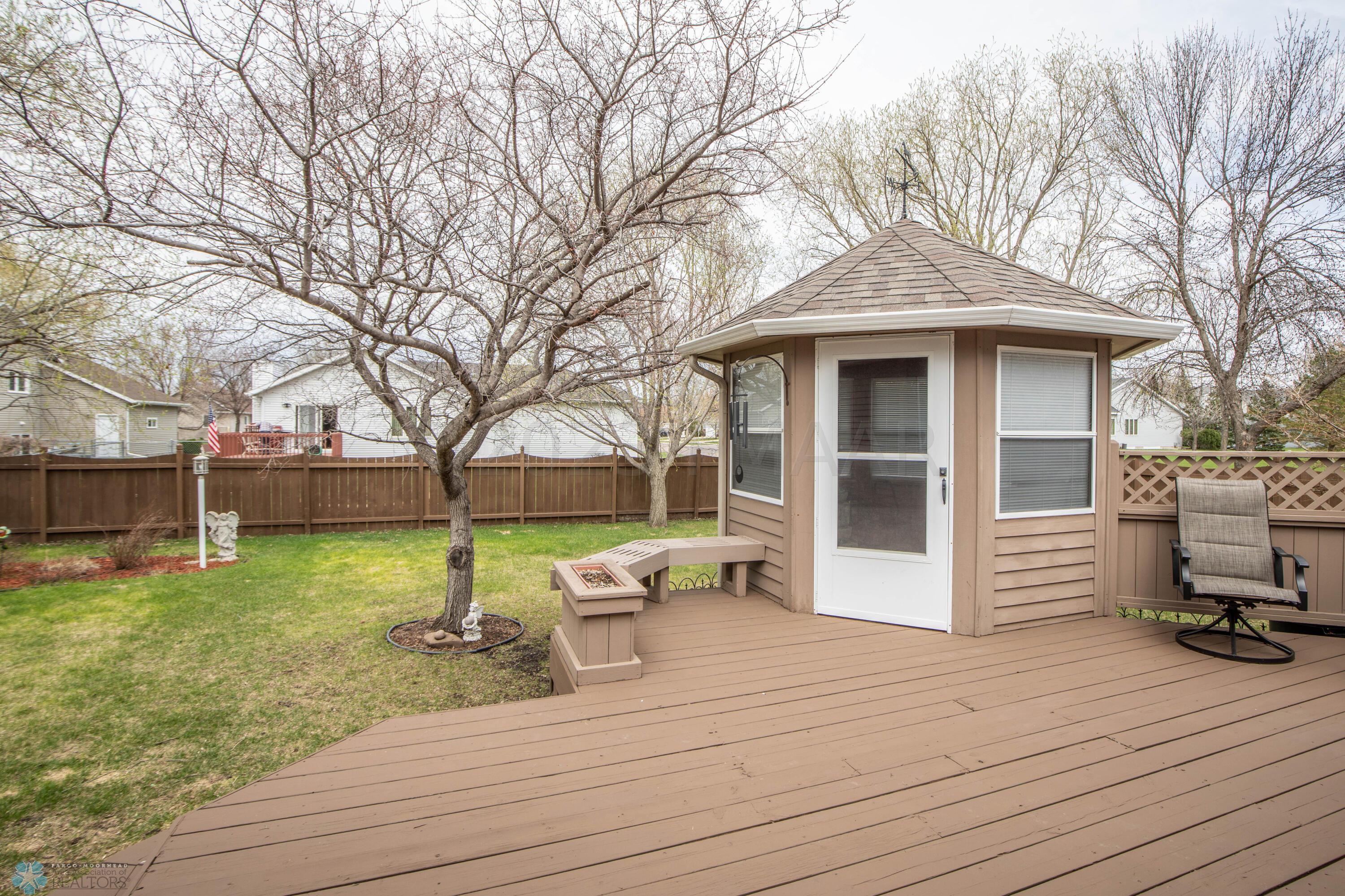 2801 37 1/2 Avenue S, Fargo