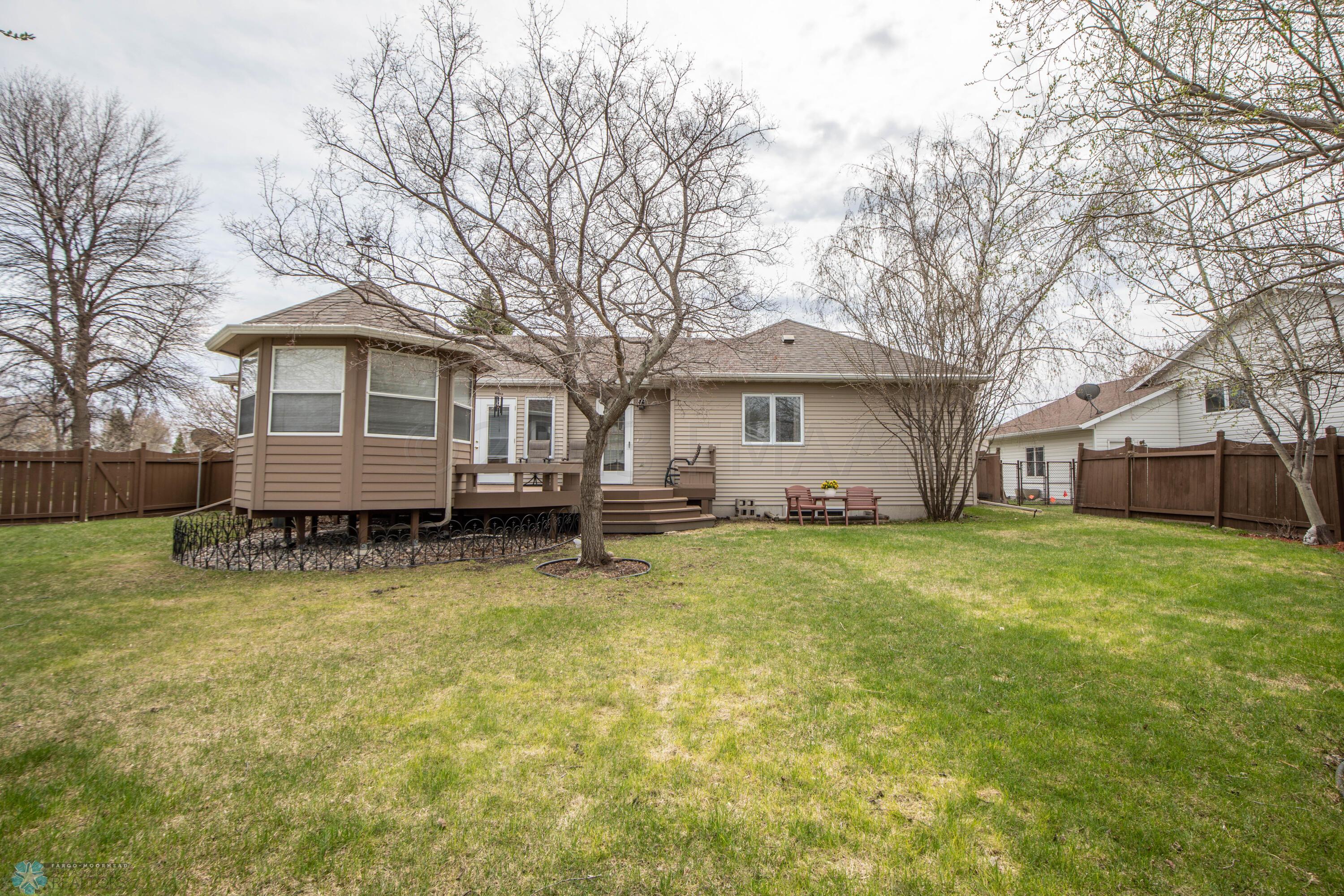 2801 37 1/2 Avenue S, Fargo