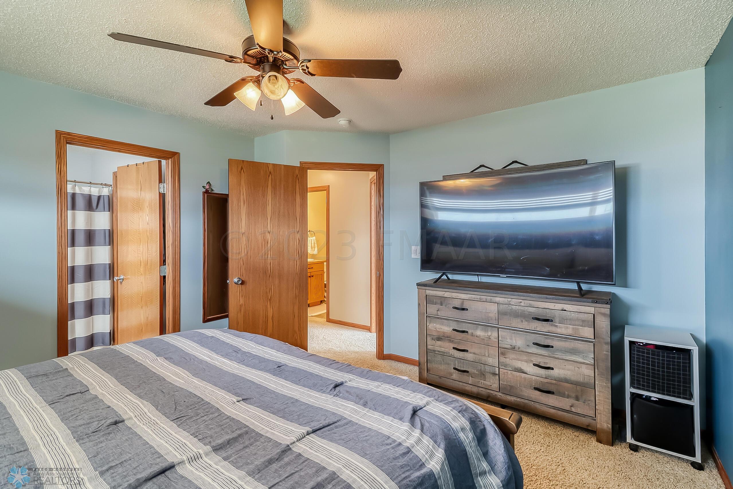 Master Bedroom1_2