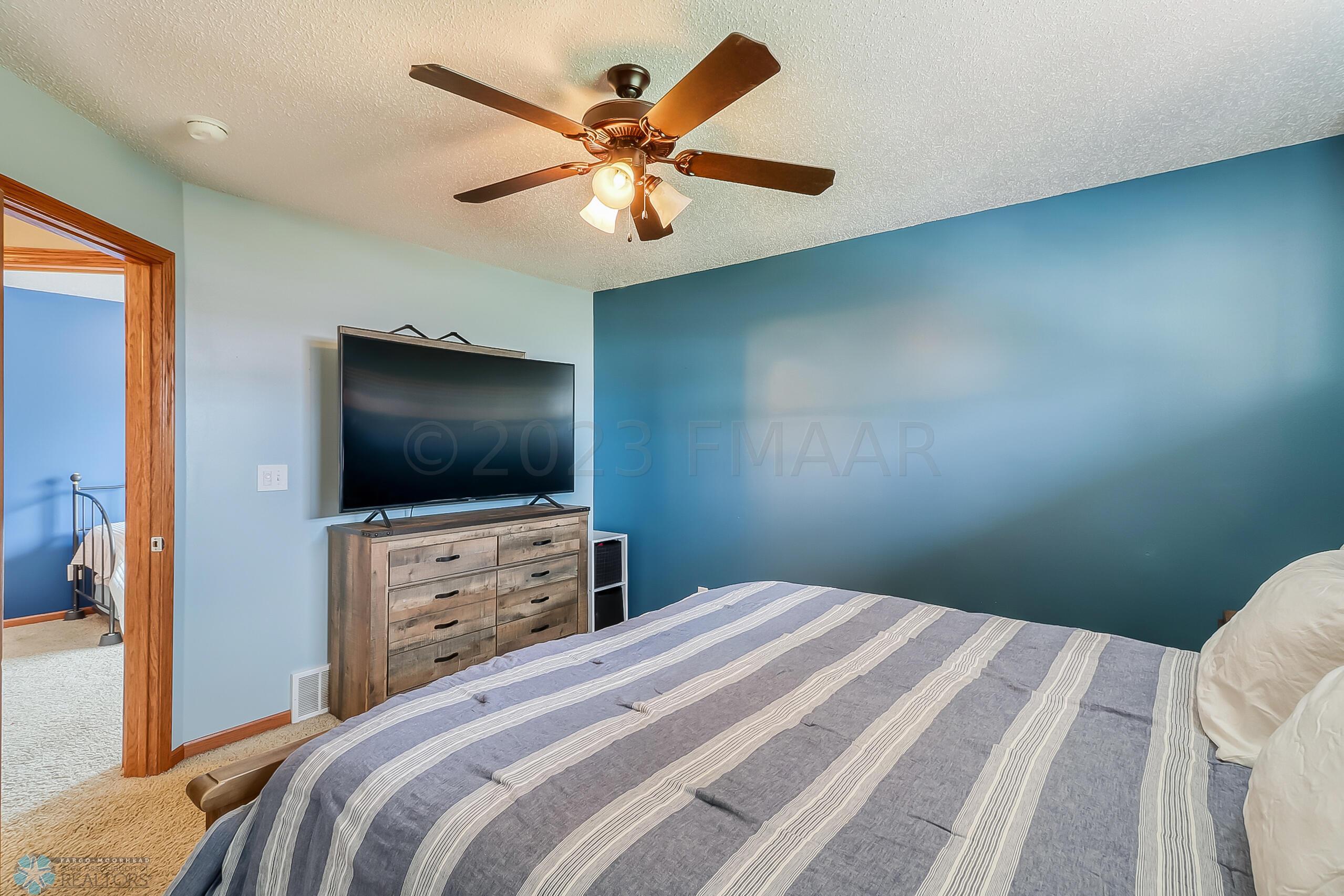 Master Bedroom1_3
