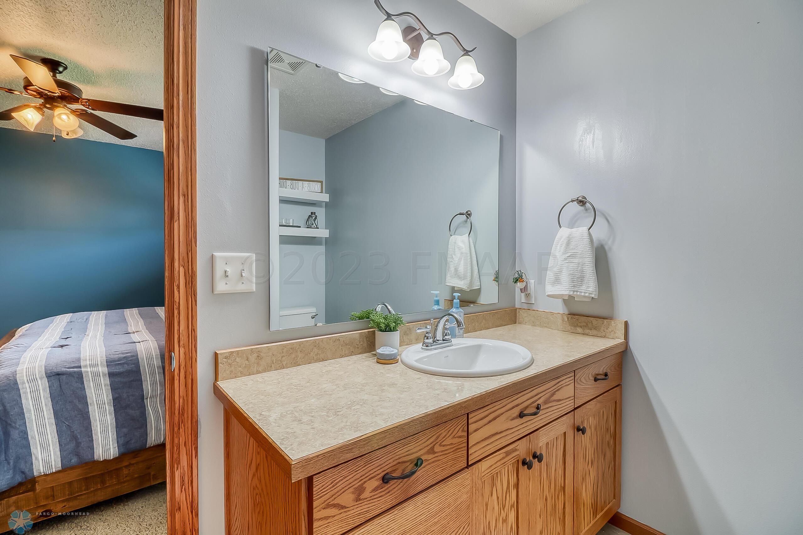 Master Bathroom1_1