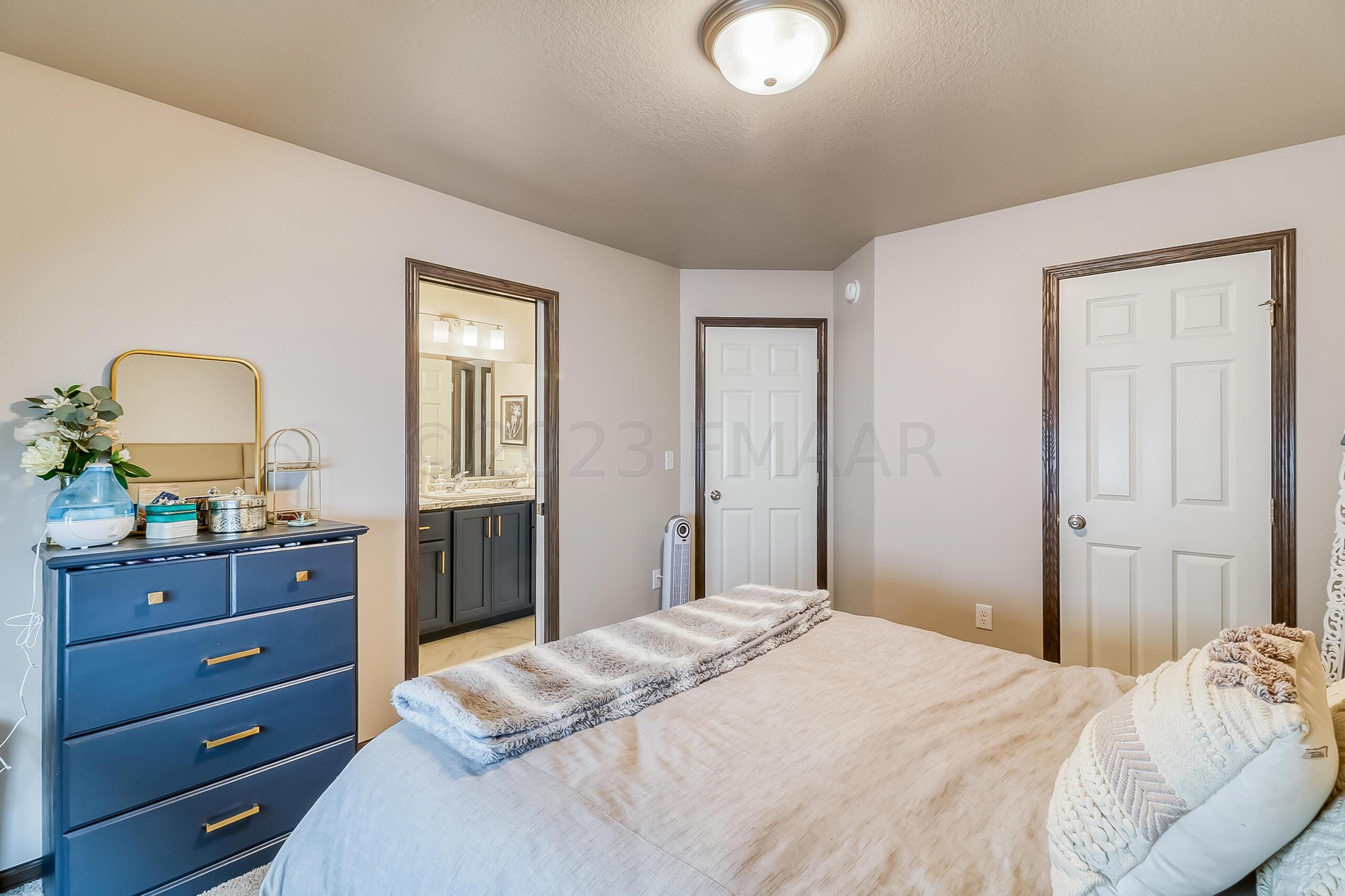 Bedroom1_2