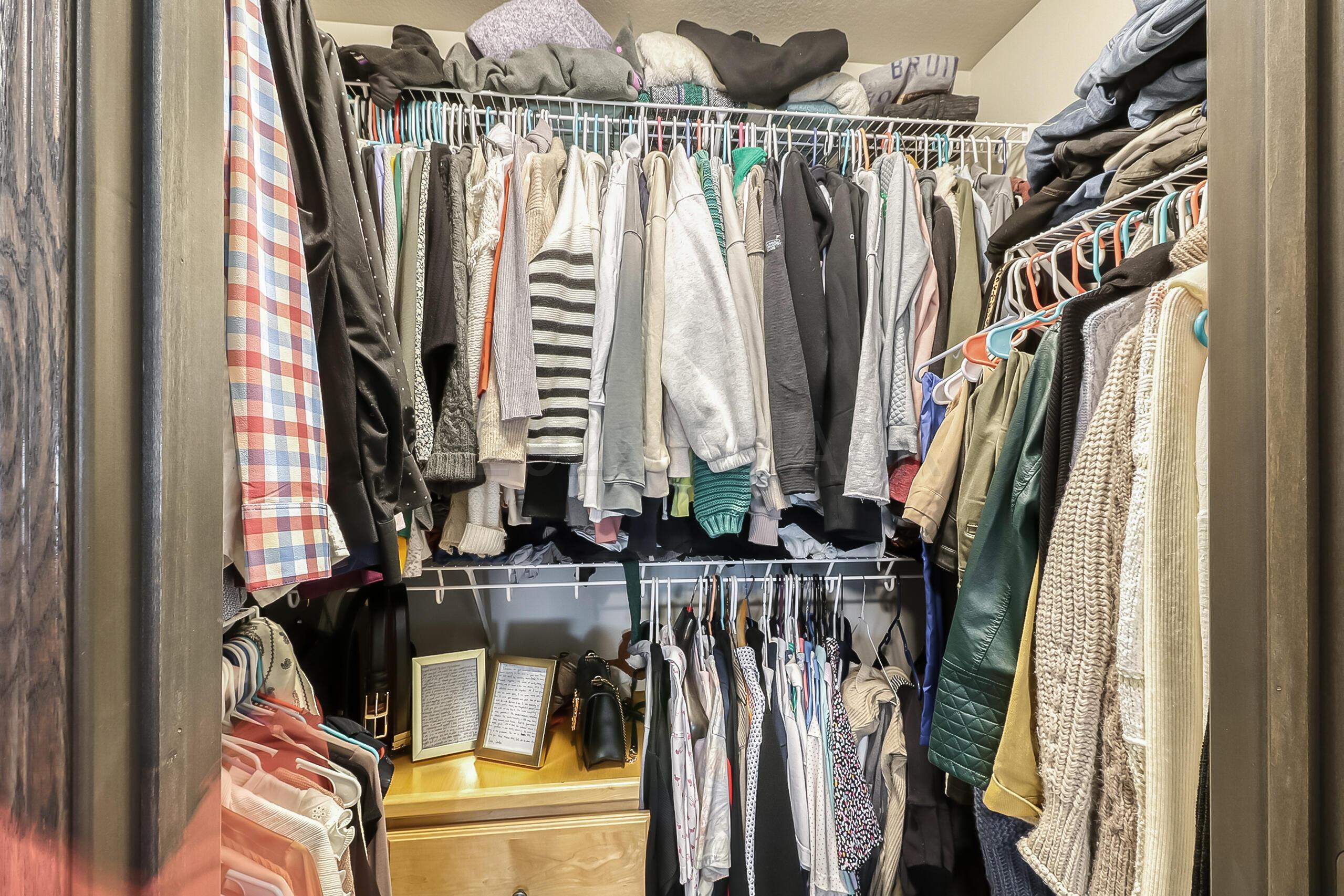 Bedroom1_closet