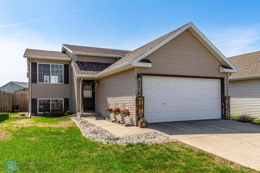 2210 60 Avenue S, Fargo, ND 58104