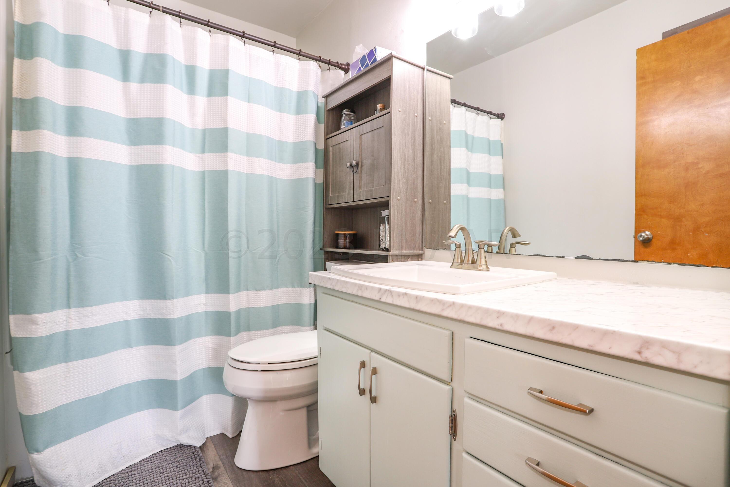 Main level Bath