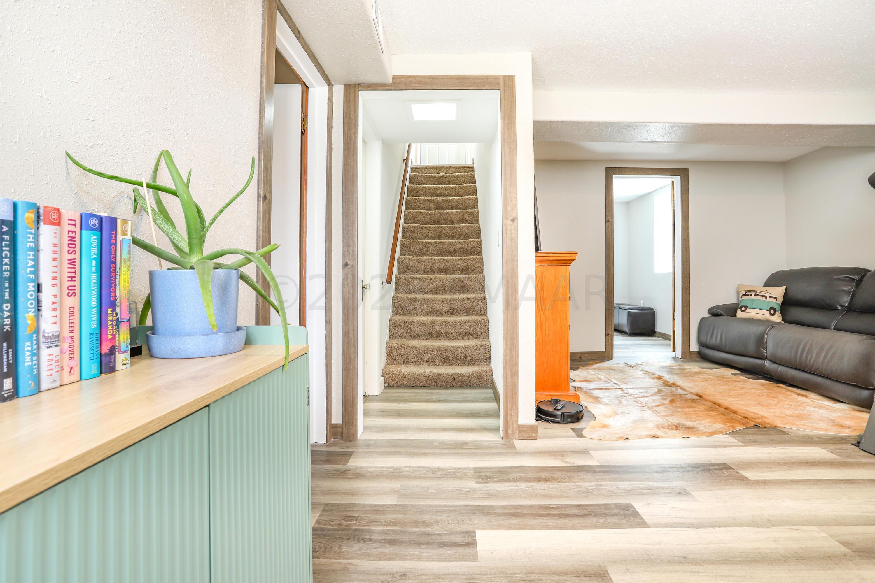 Family room (view 2)