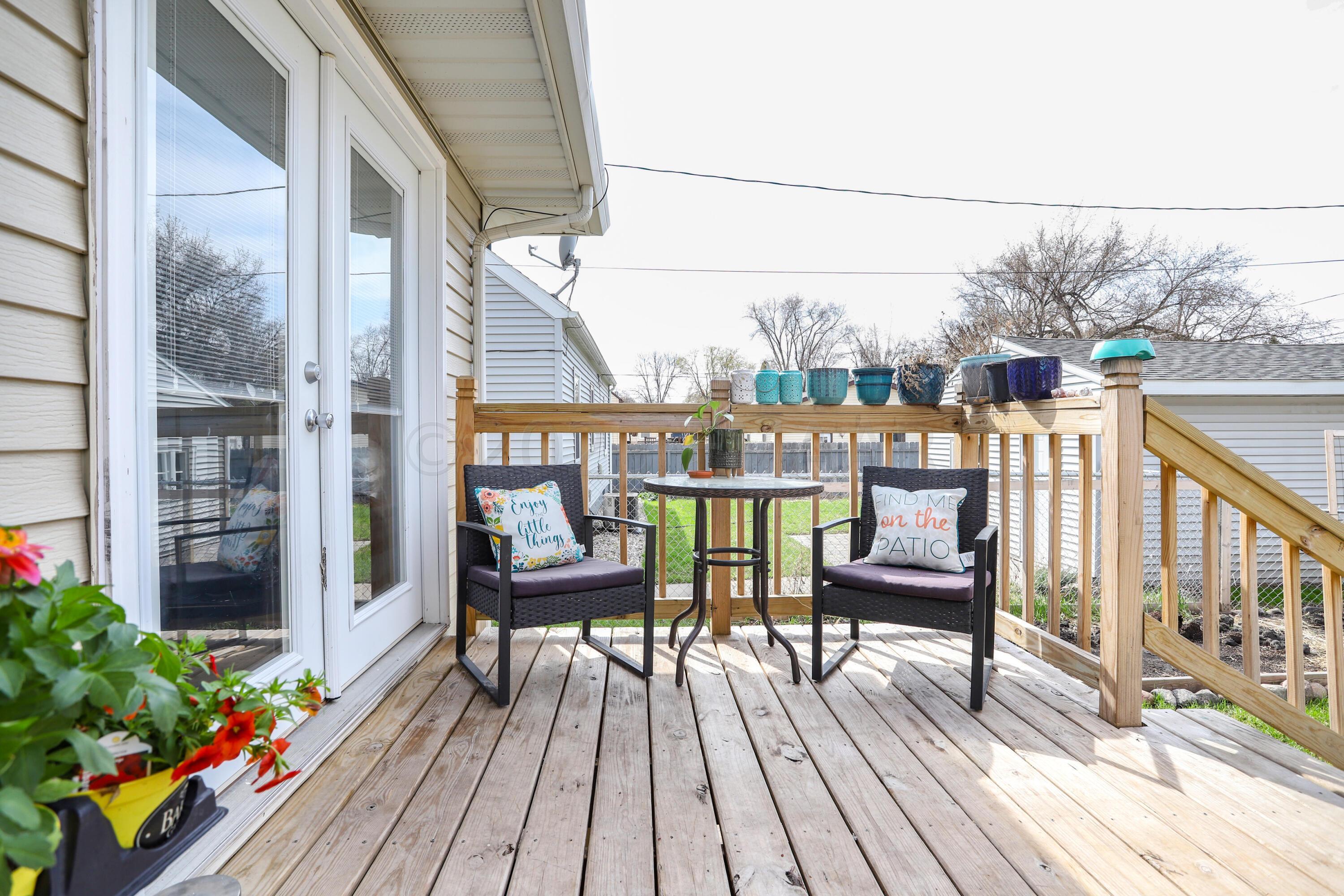Deck (view 2)