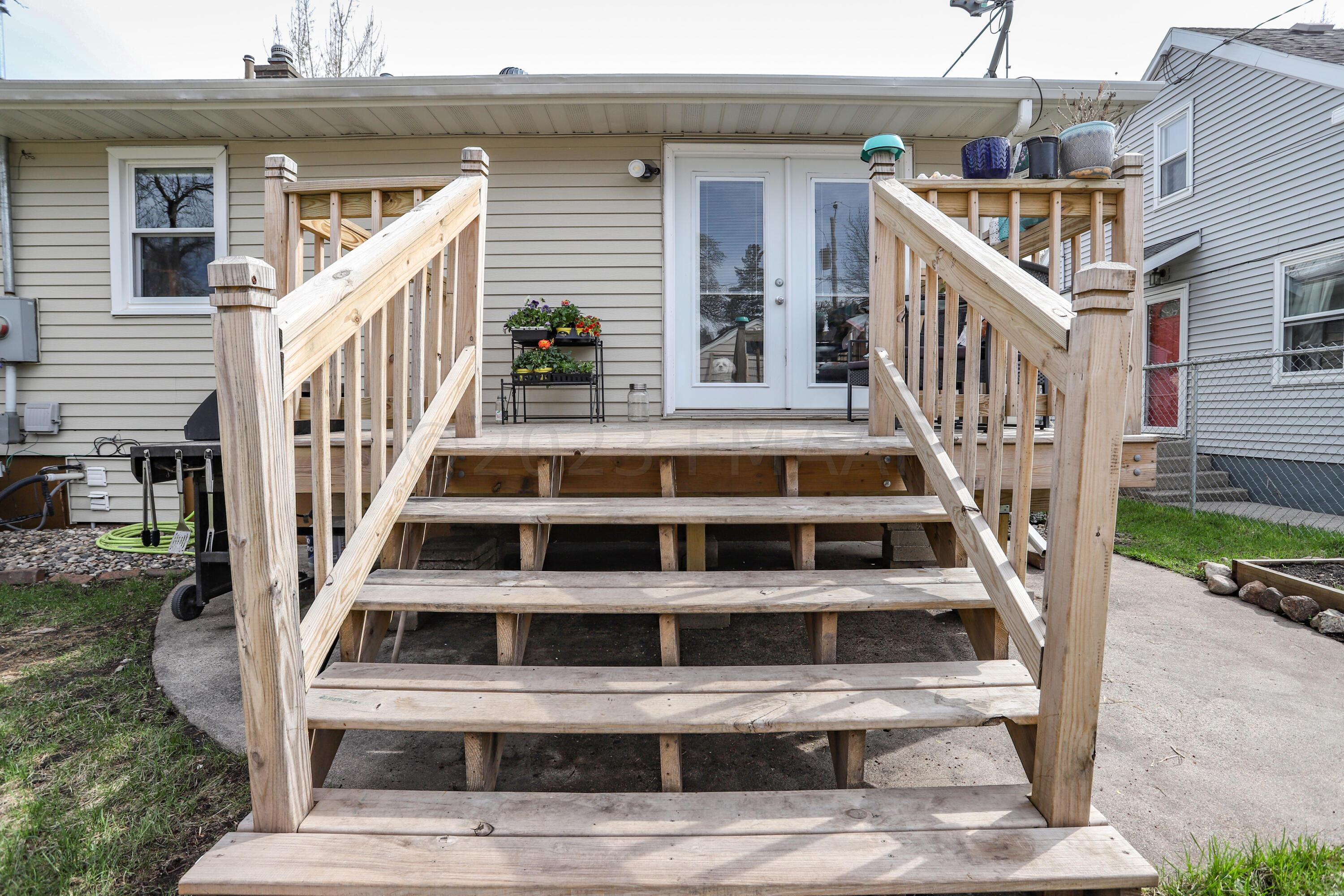 Deck (view 3)