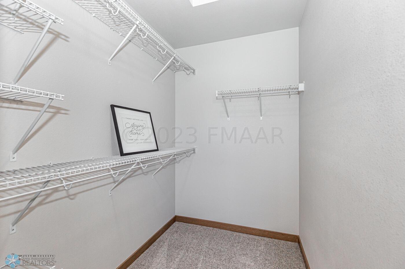 Walk-In-Closet