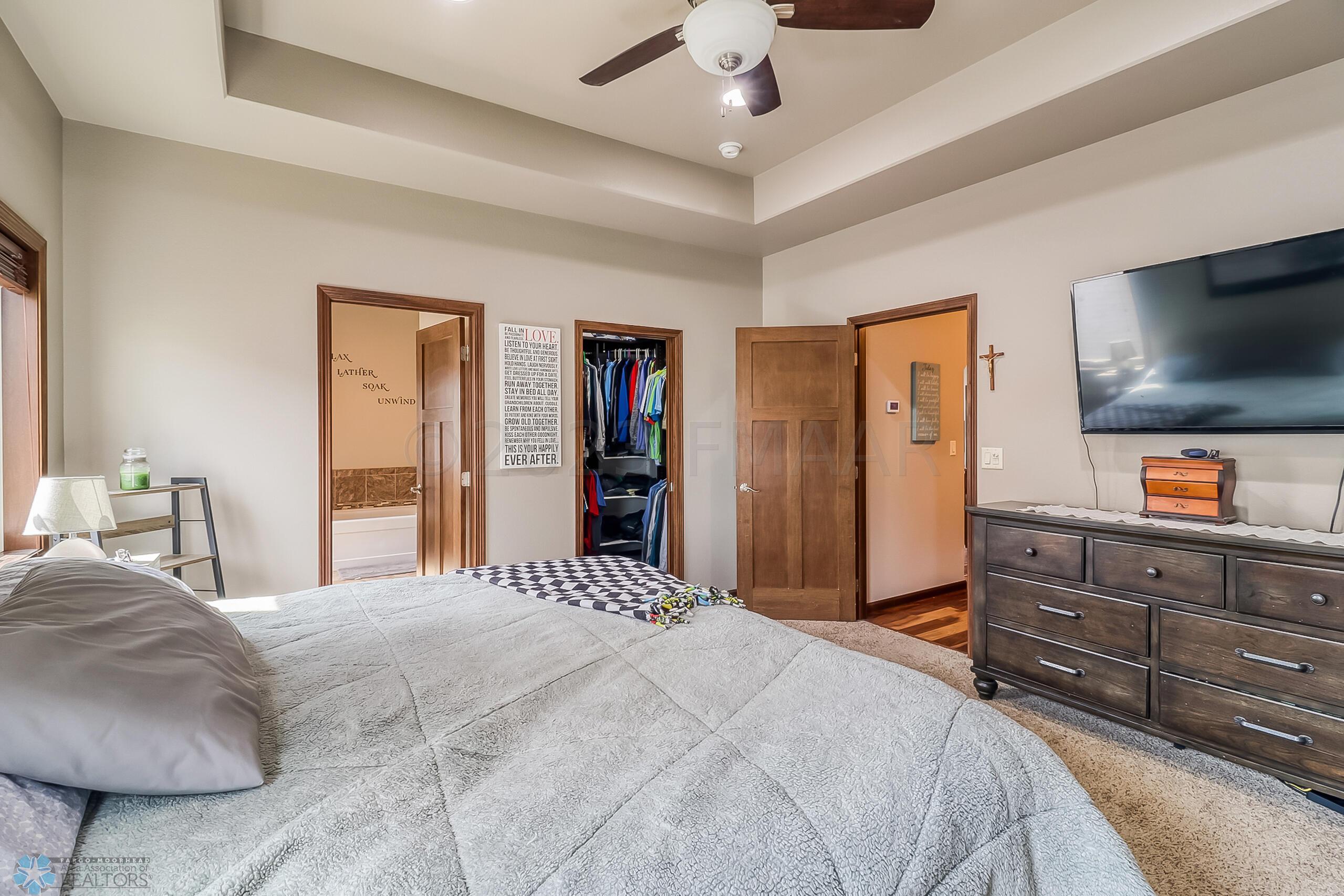 Master Bedroom1_3