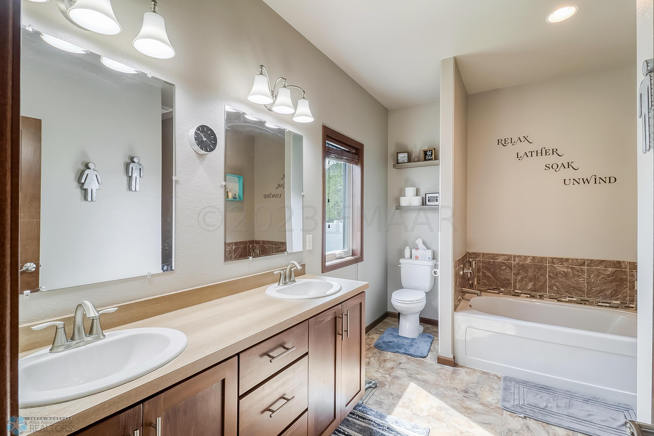 Master Bathroom1_1