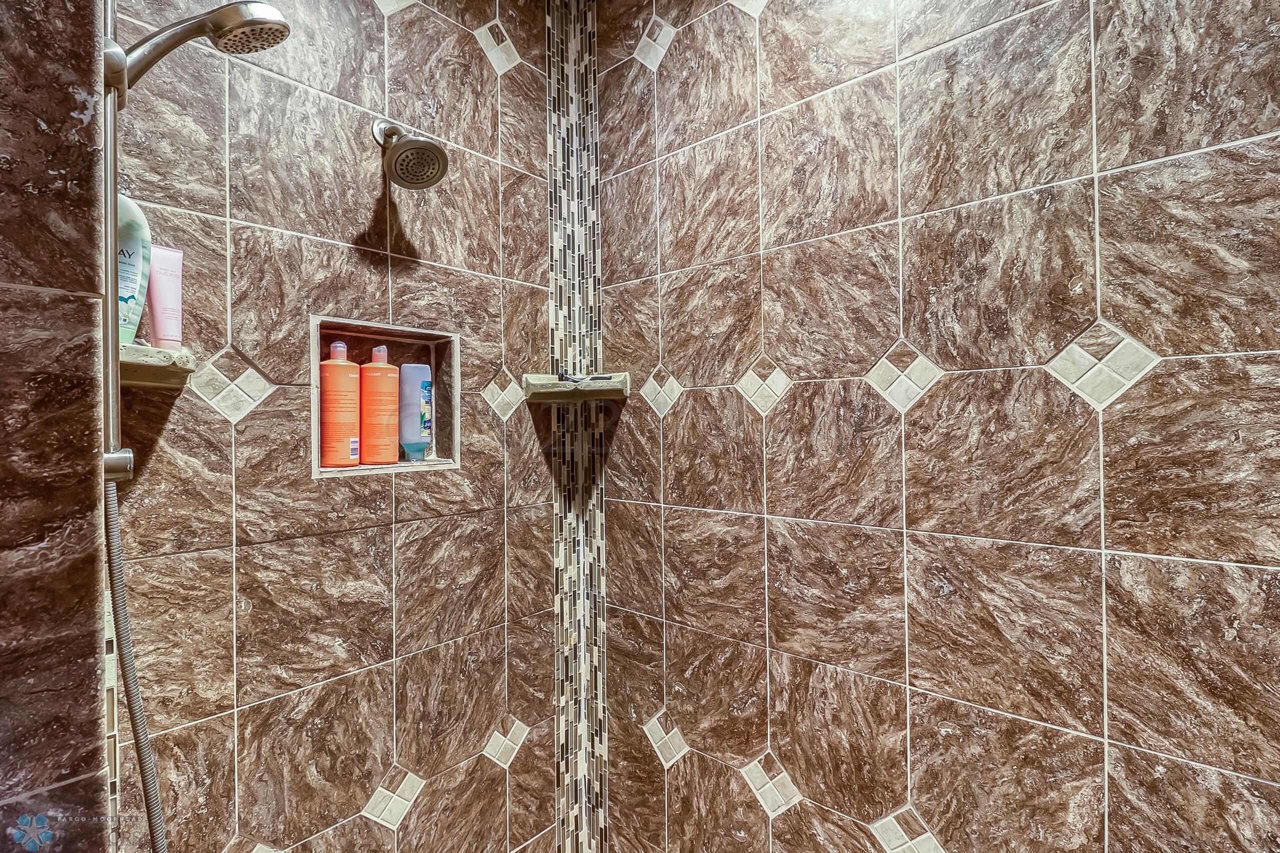 Master Bathroom1_3