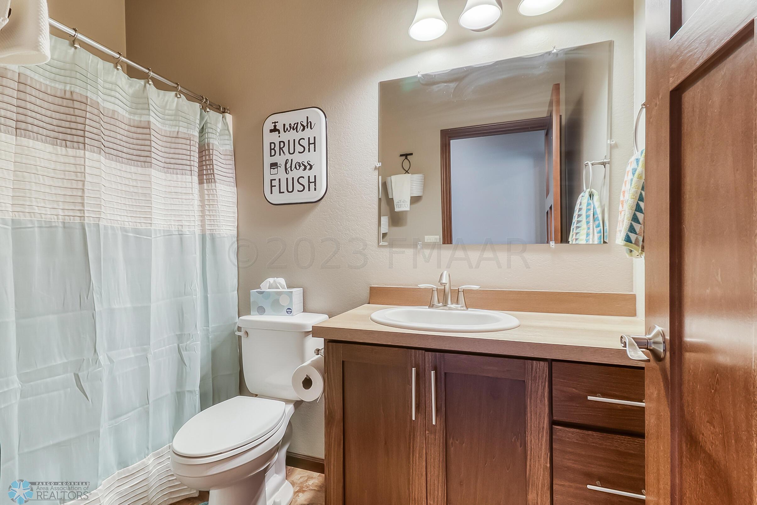 Bathroom1_1 (1)