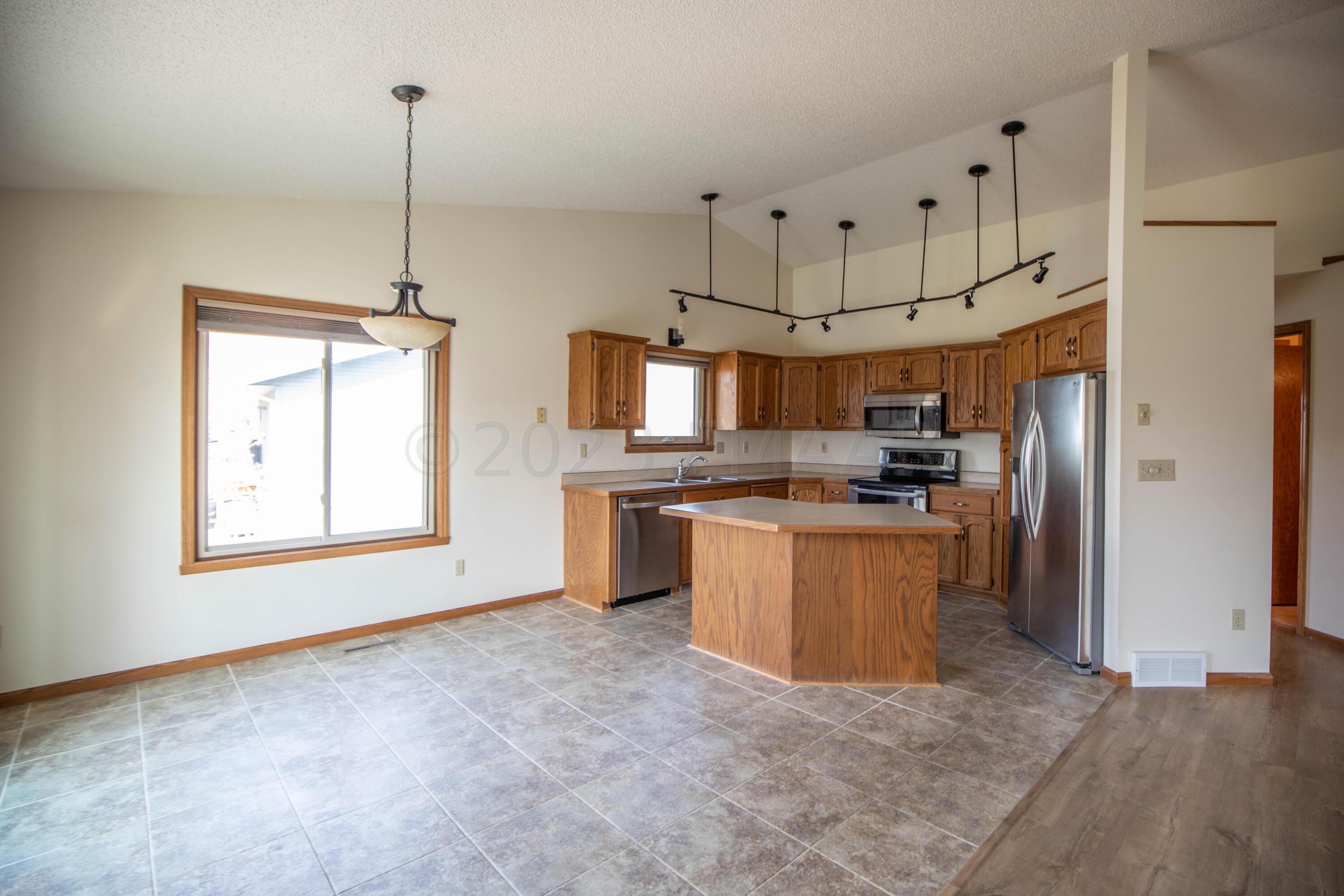 Dining/Kitchen