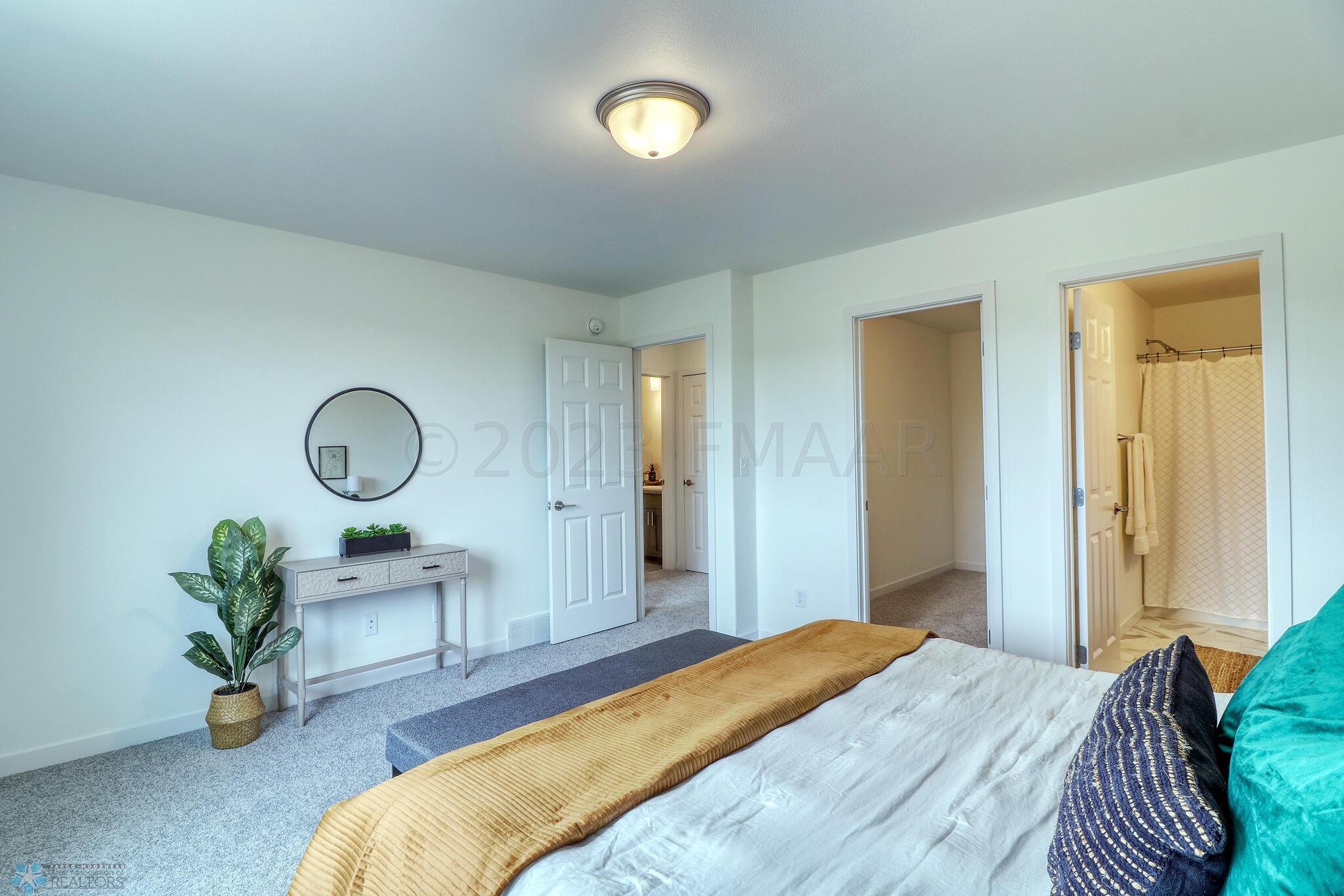 Master Bedroom1_3